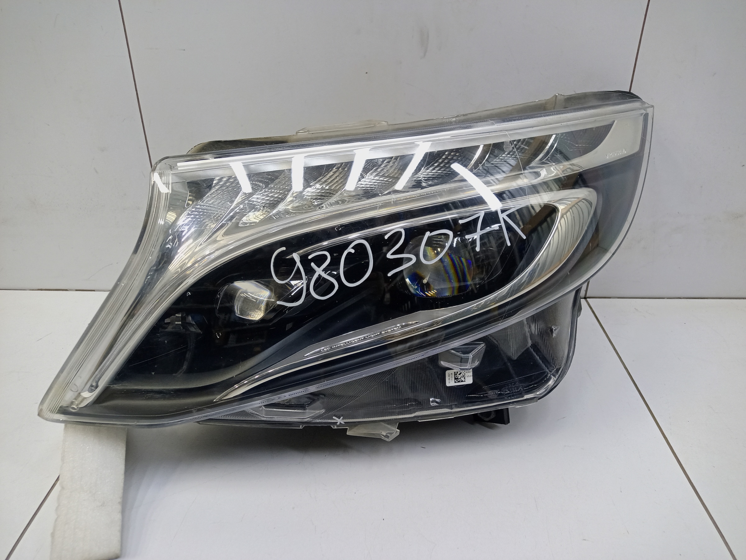 Фара передняя левая Mercedes Benz Vito W447 LED