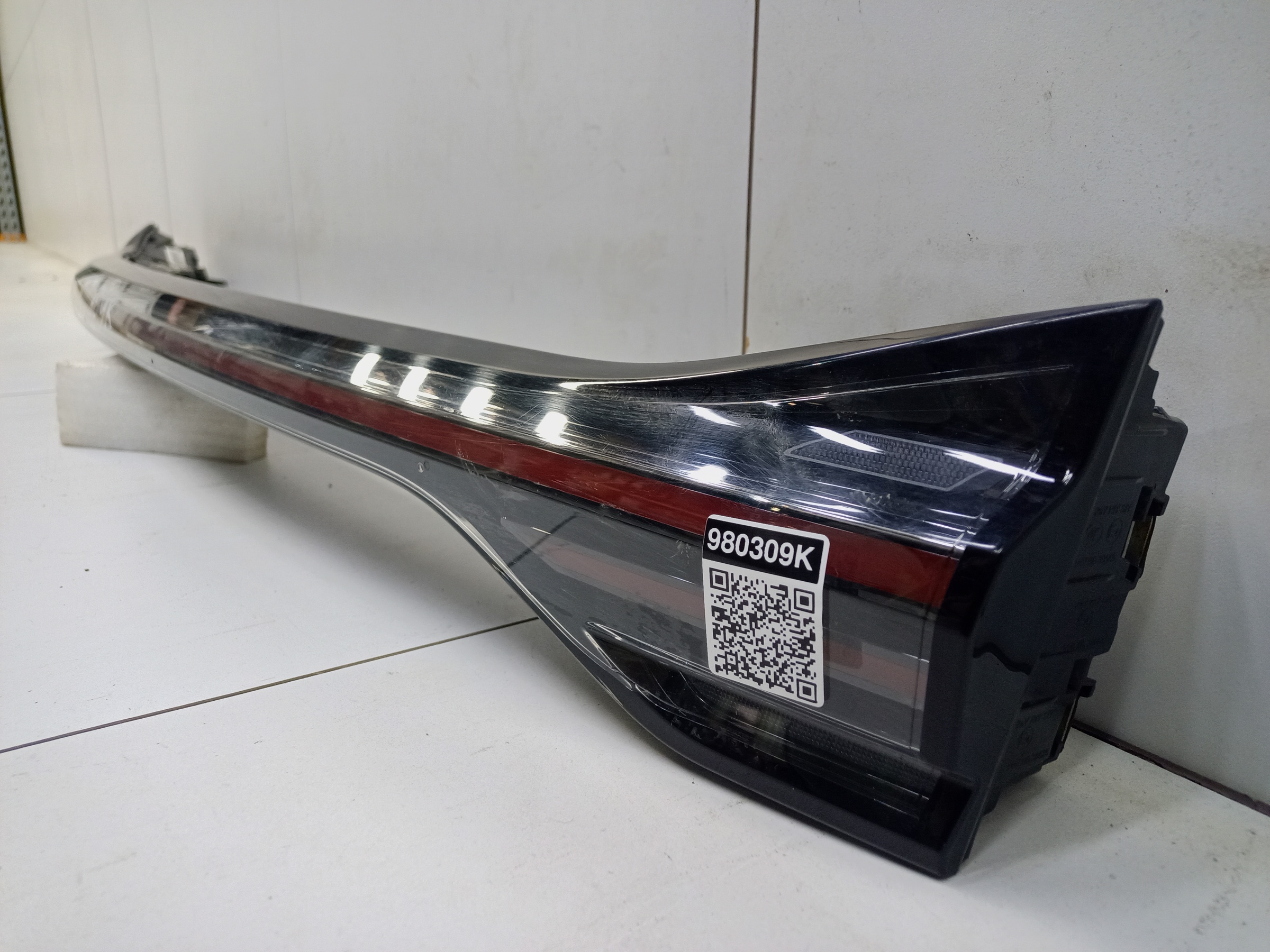 Фонарь задний центральный Geely Preface