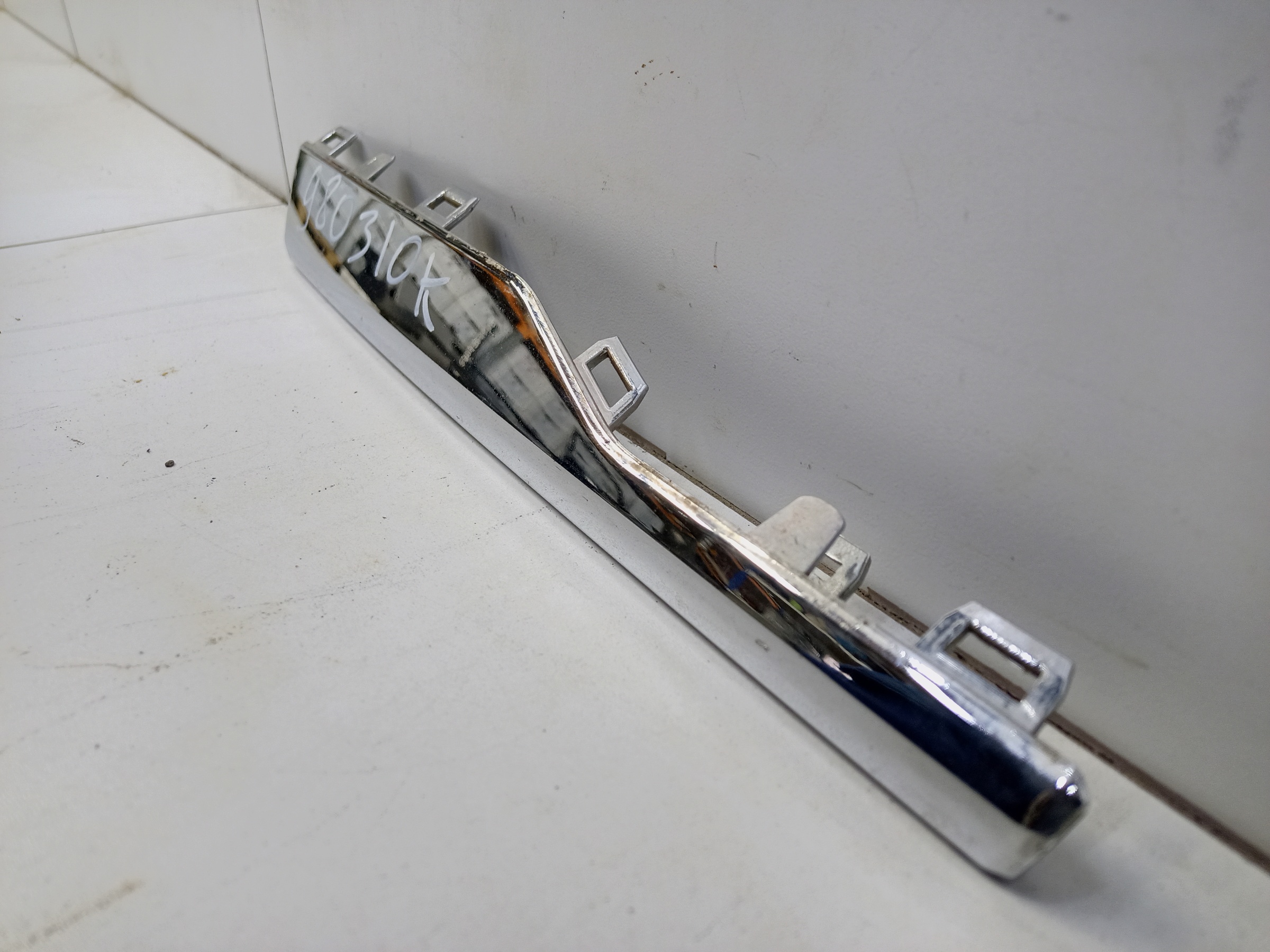 Накладка хром переднего бампера левая Jetour X70 Plus Restail