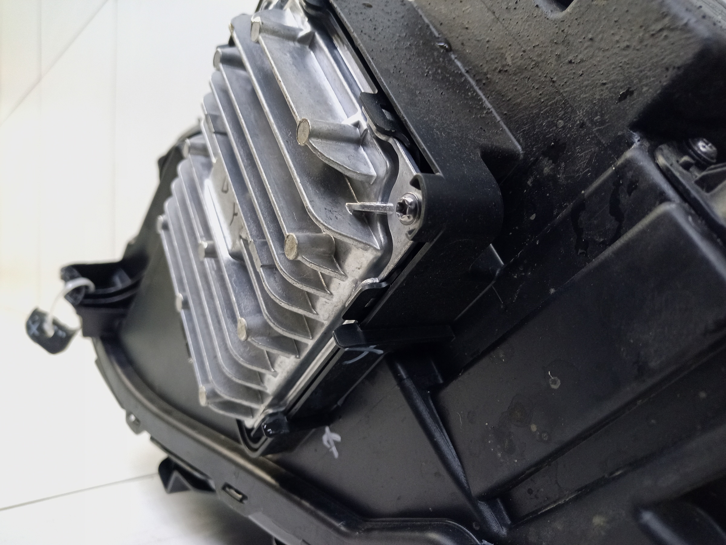 Фара передняя правая Geely Preface LED