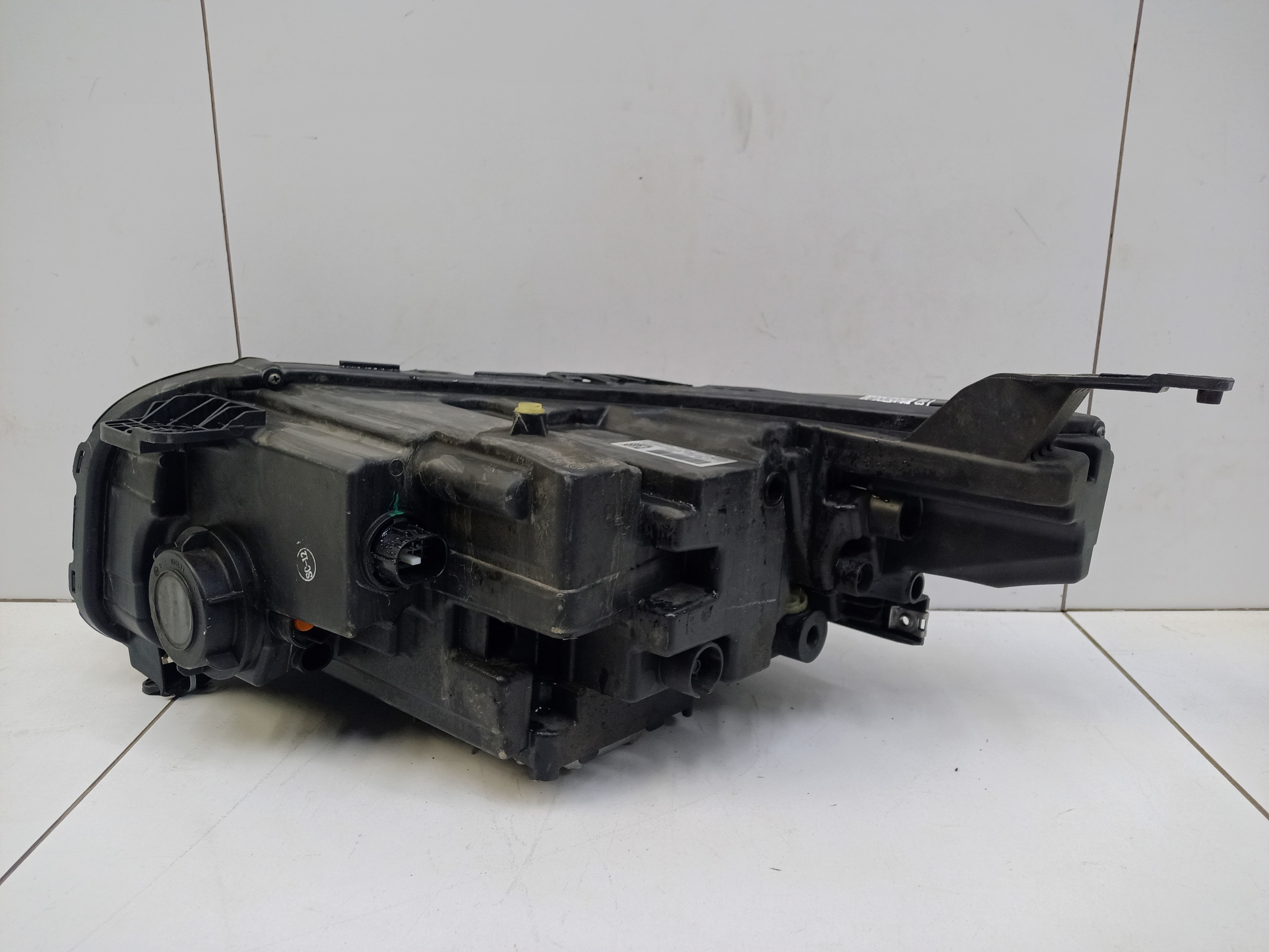 Фара передняя правая Geely Preface LED