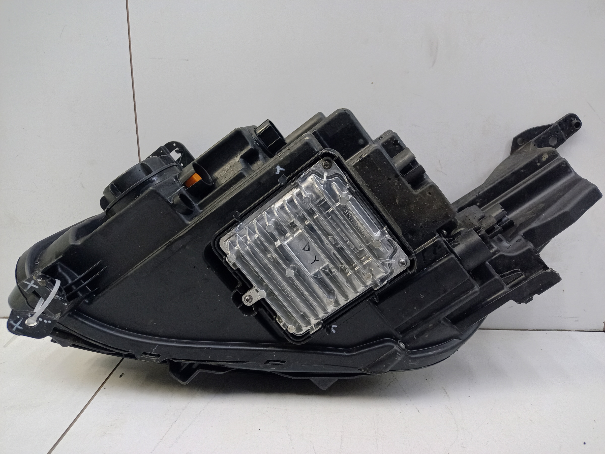 Фара передняя правая Geely Preface LED