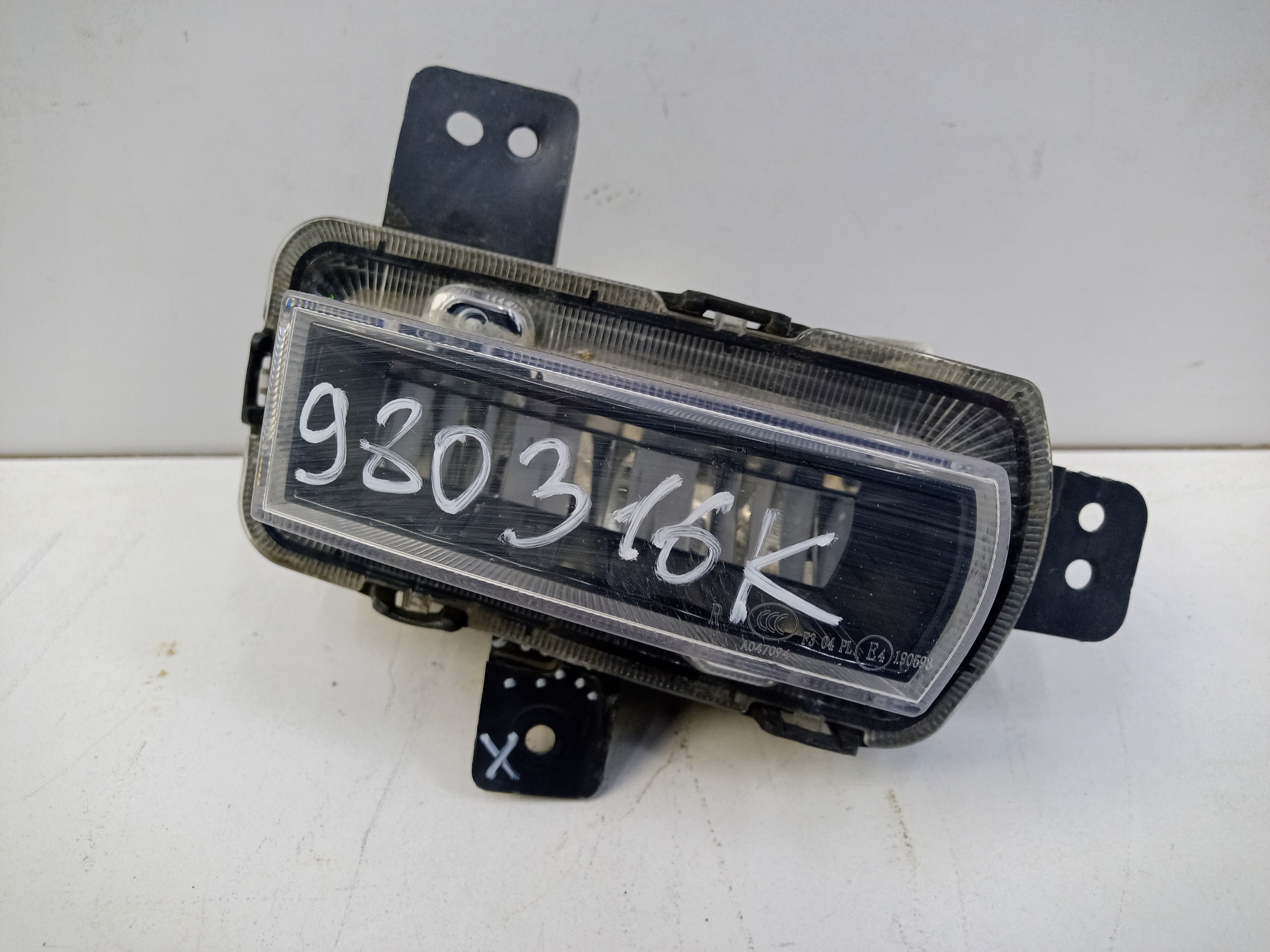 Фара ПТФ передняя правая Geely Coolray