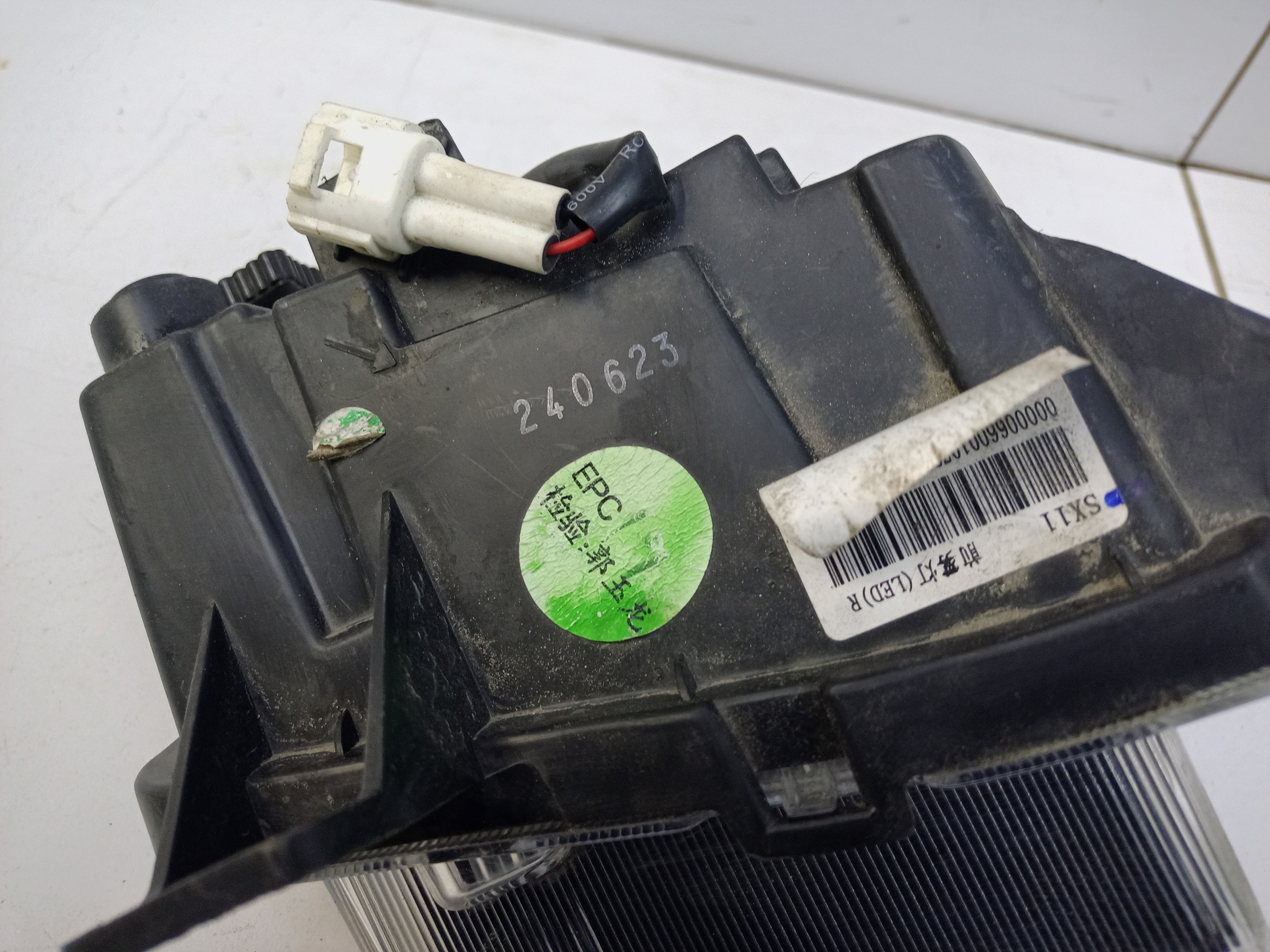 Фара ПТФ передняя правая Geely Coolray