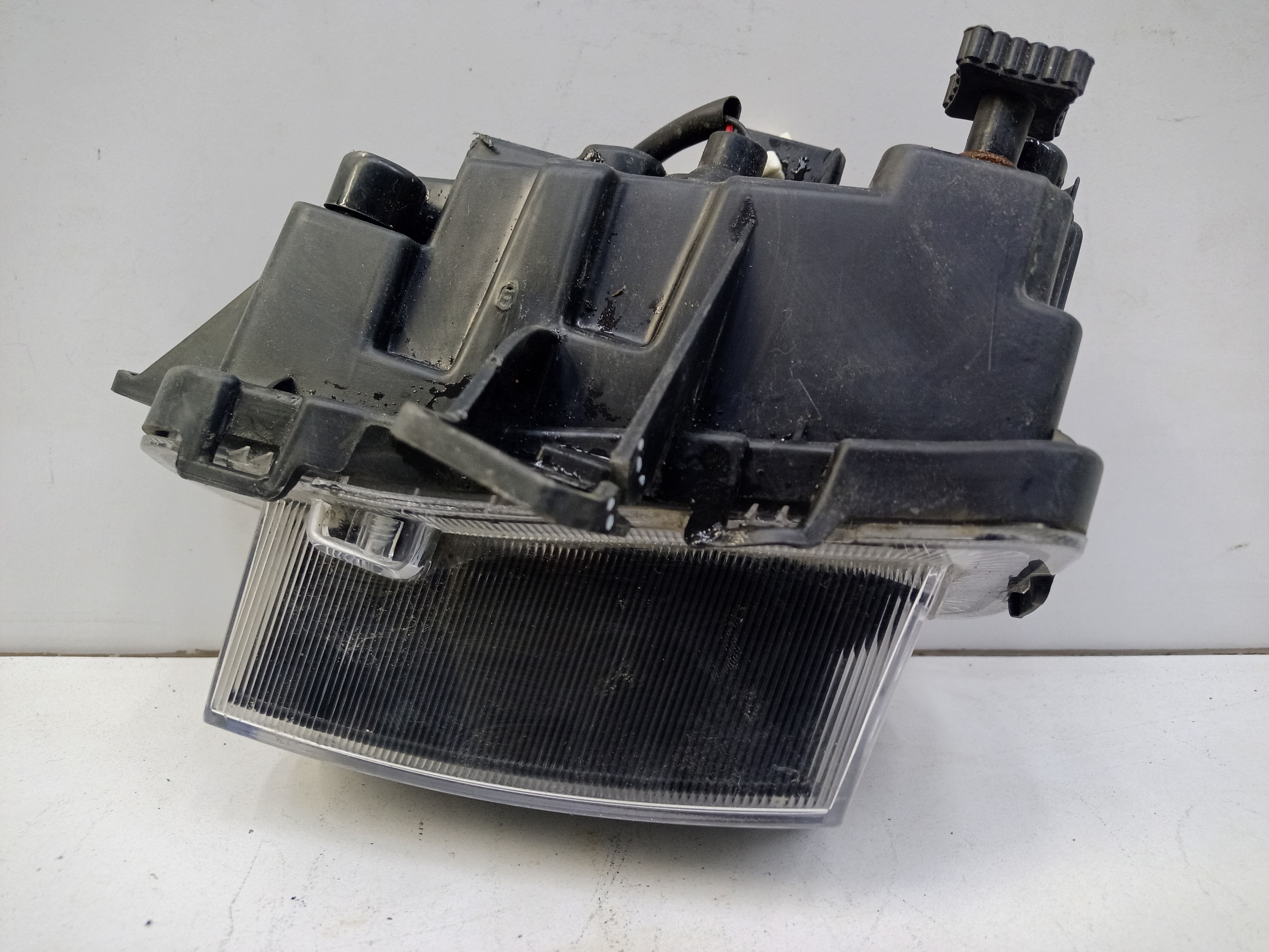 Фара ПТФ передняя правая Geely Coolray