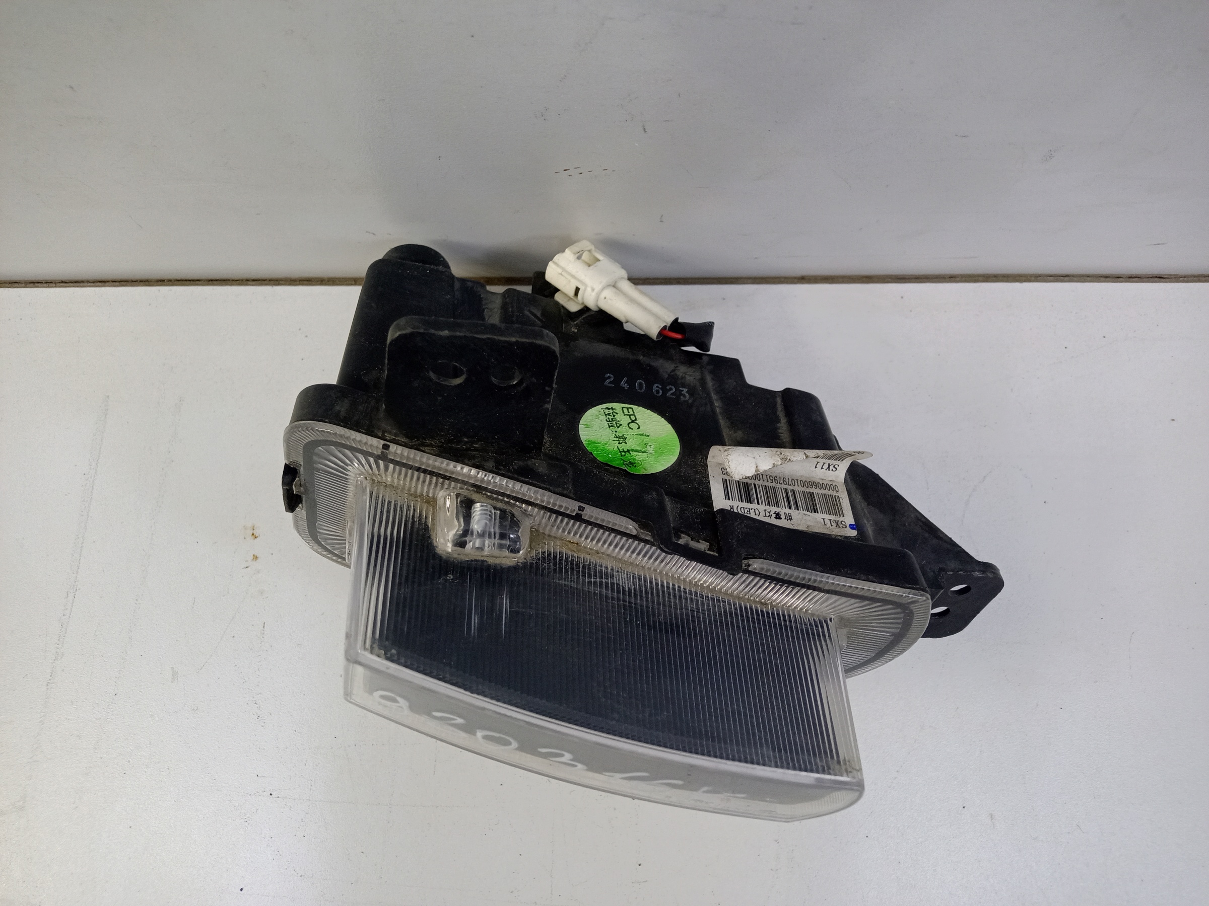 Фара ПТФ передняя правая Geely Coolray