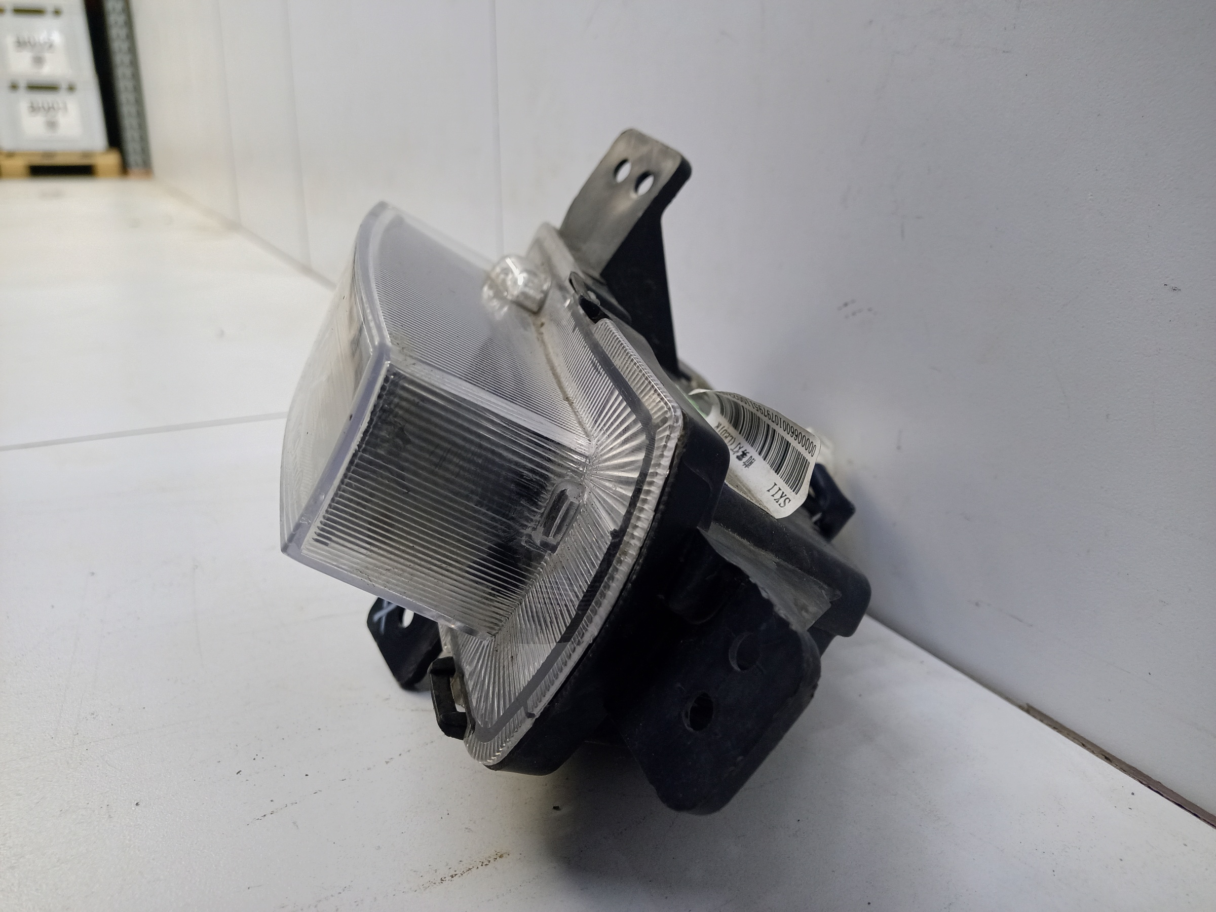 Фара ПТФ передняя правая Geely Coolray