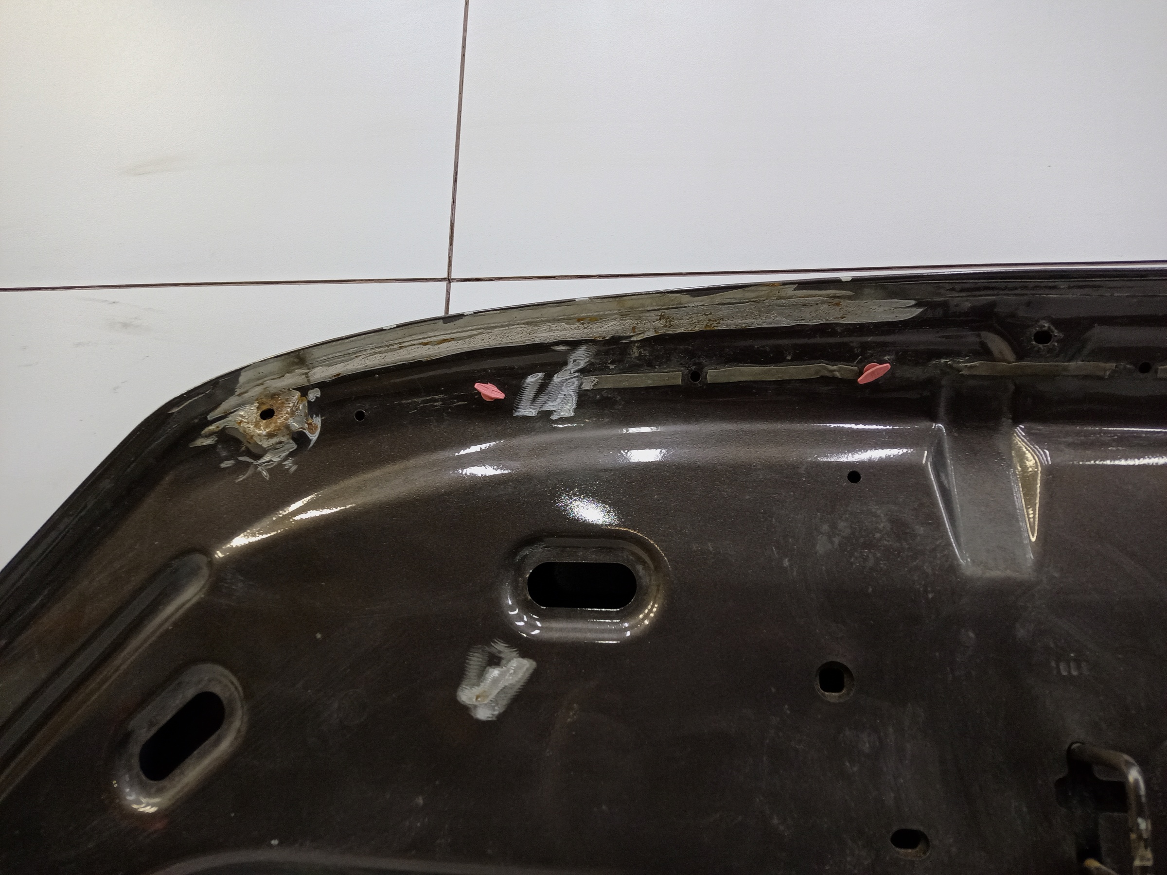 Капот Lada Vesta