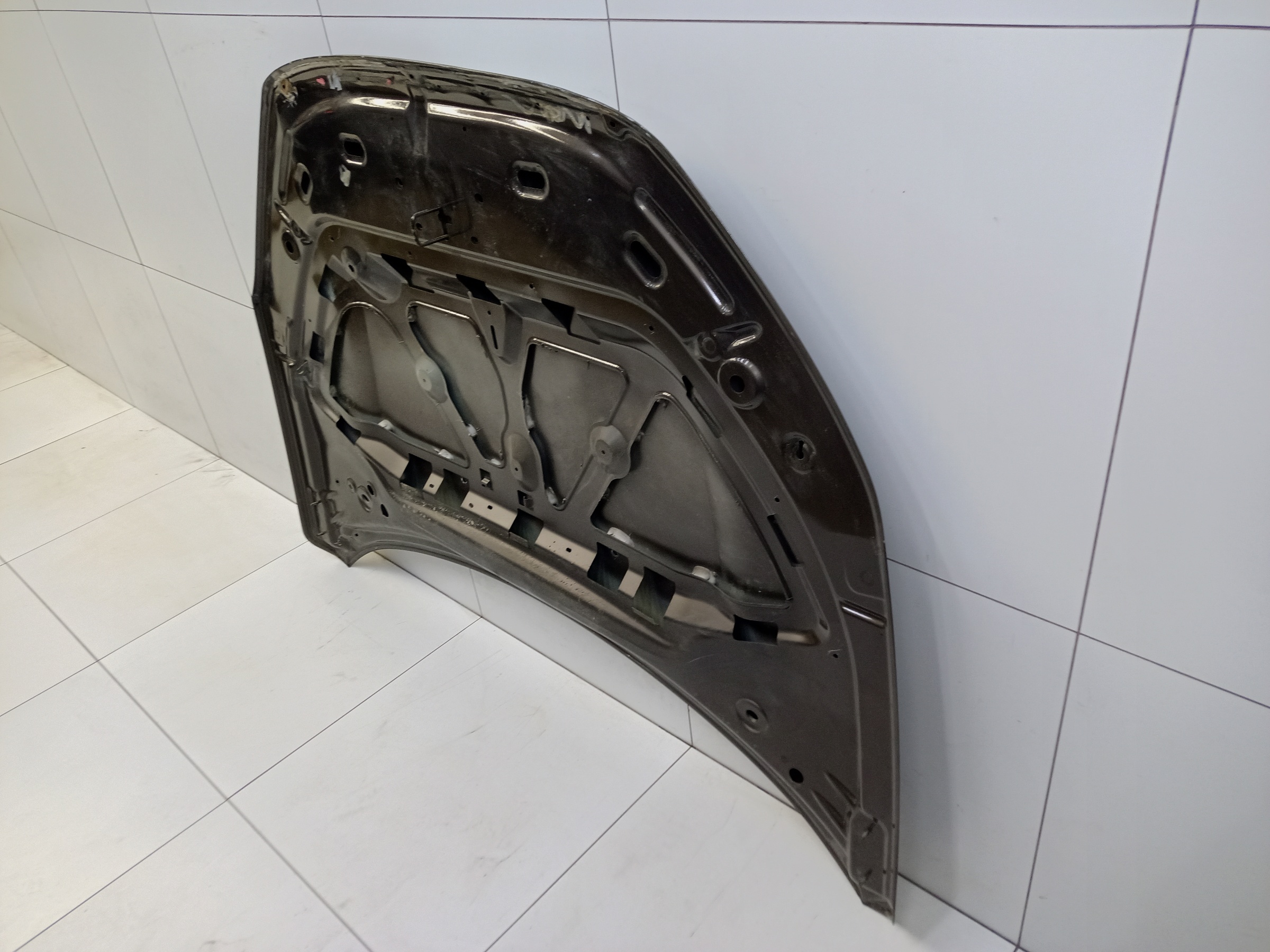 Капот Lada Vesta