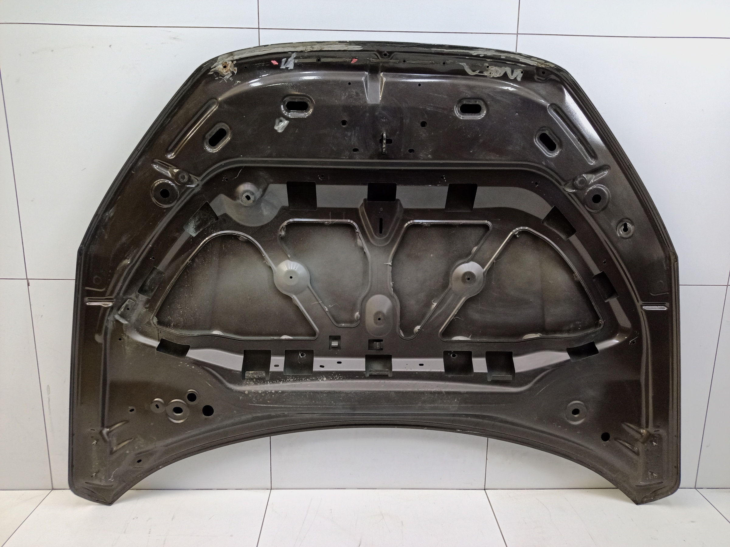 Капот Lada Vesta