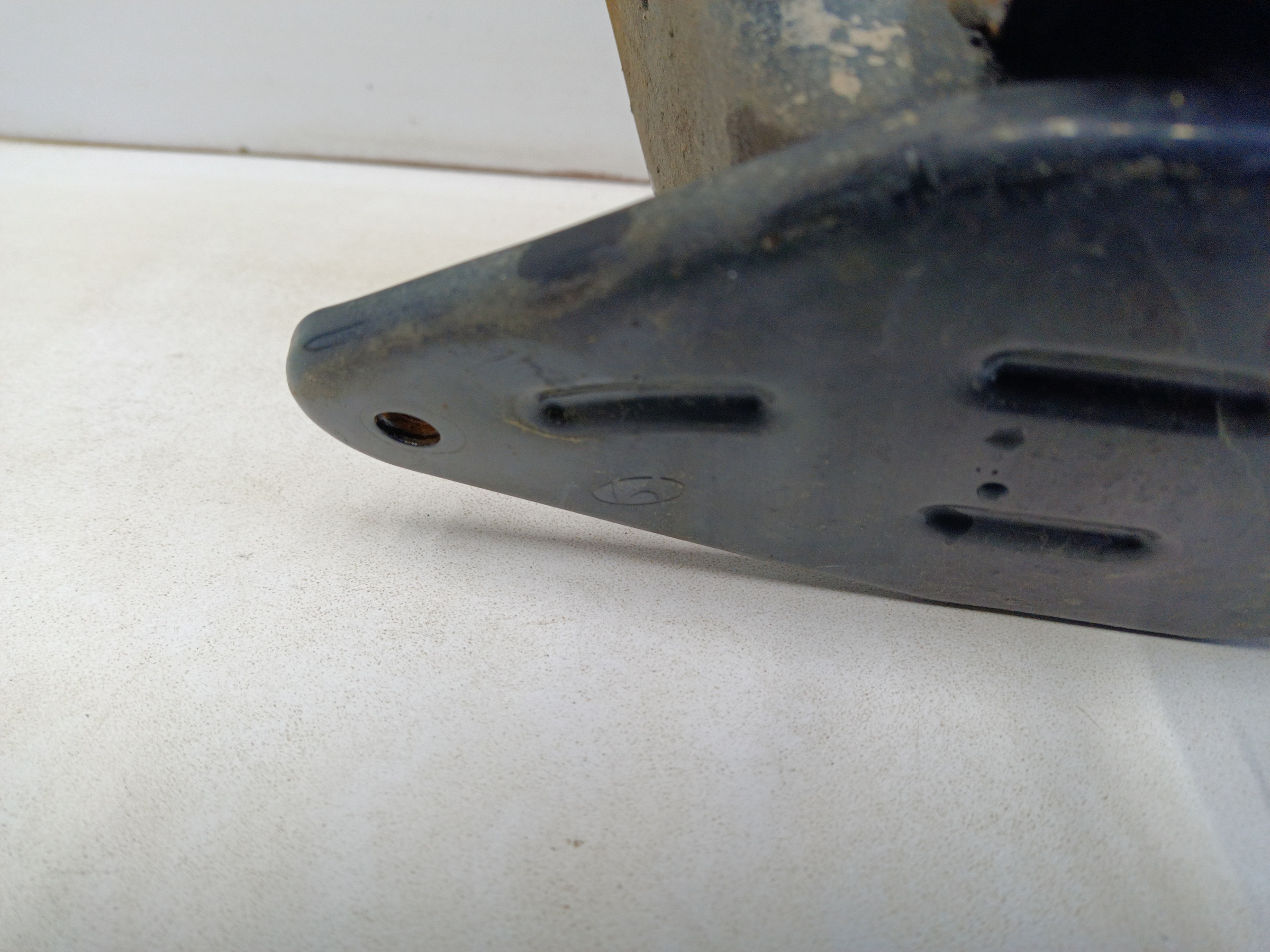 Усилитель заднего бампера Hyundai Creta 1