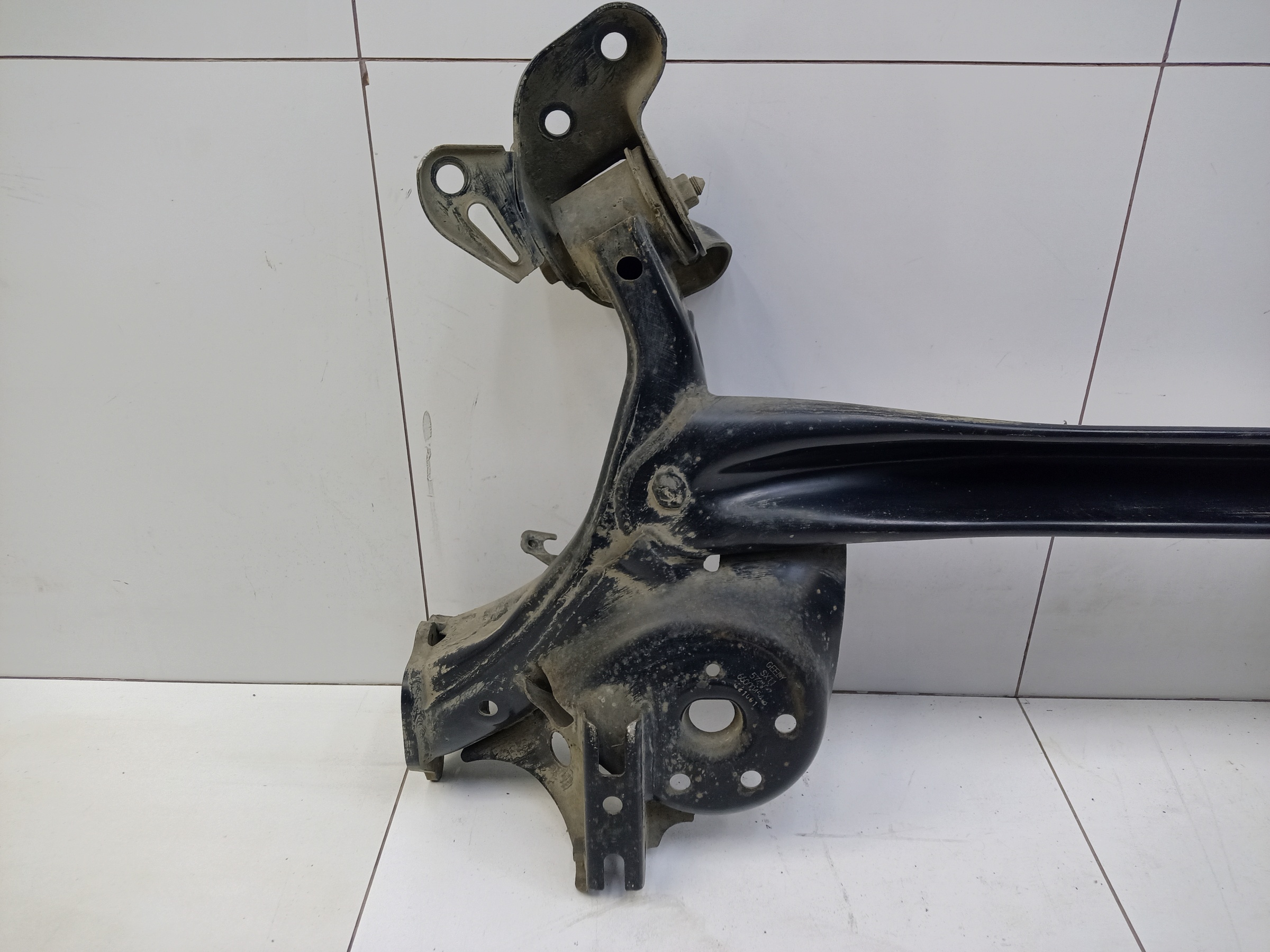 Балка задняя Geely Coolray