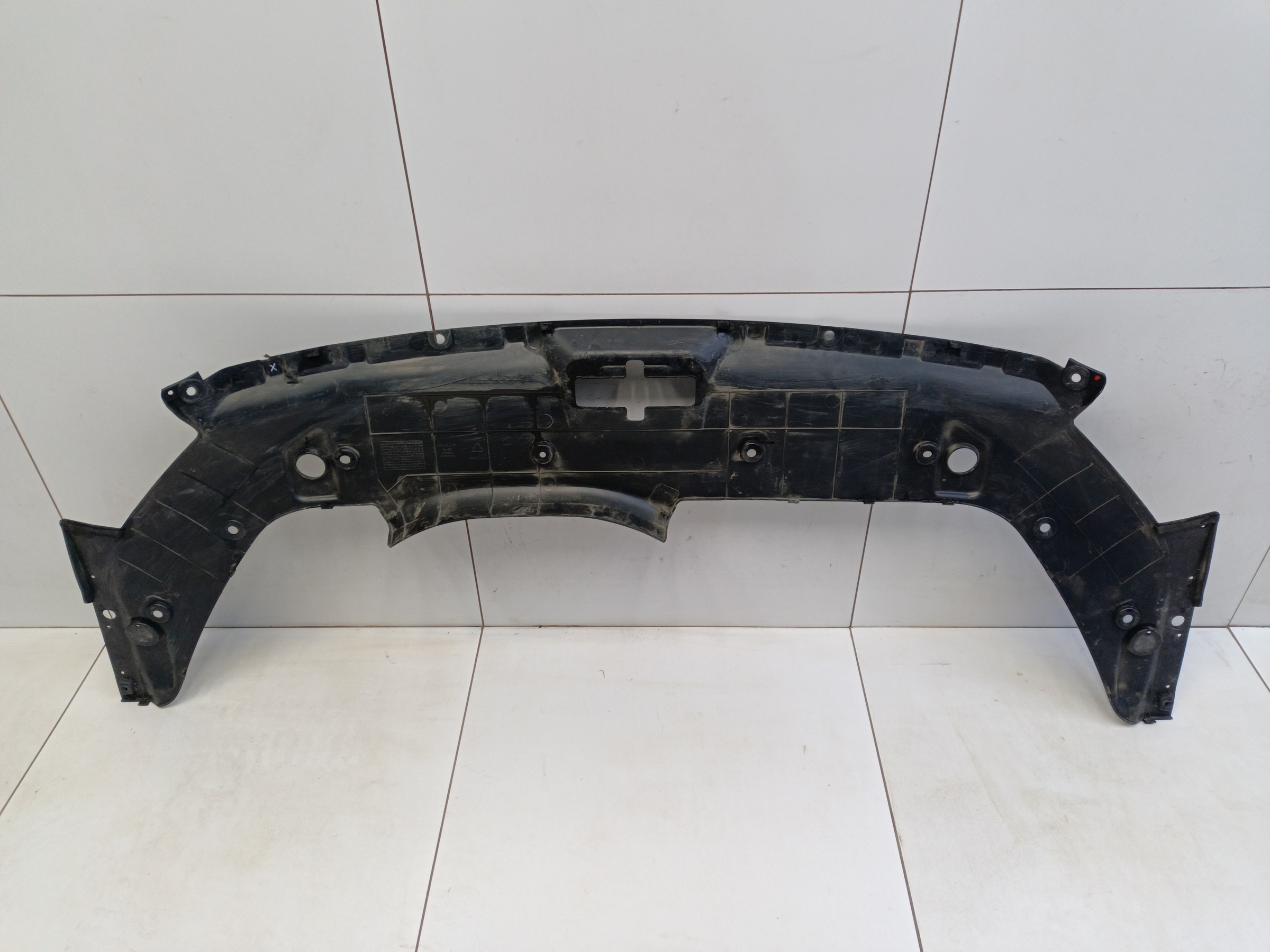 Накладка передней панели Geely Atlas Pro