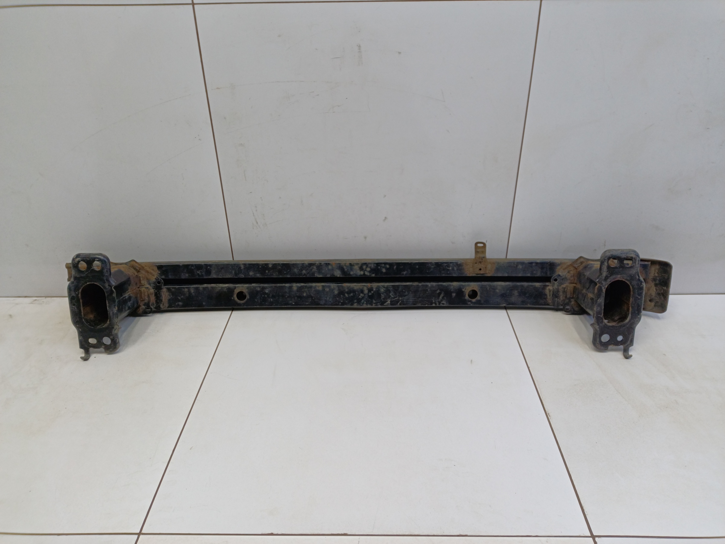 Усилитель переднего бампера Toyota RAV4 CA40