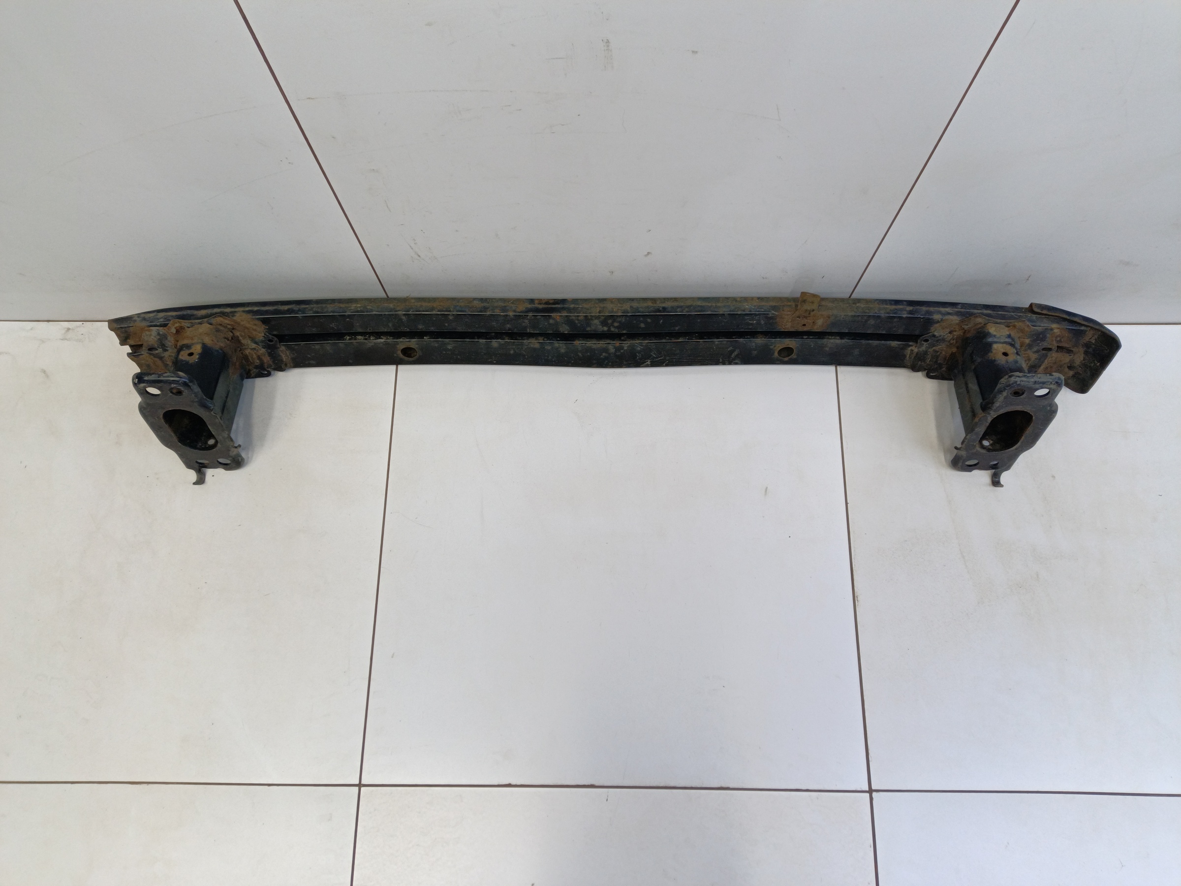 Усилитель переднего бампера Toyota RAV4 CA40