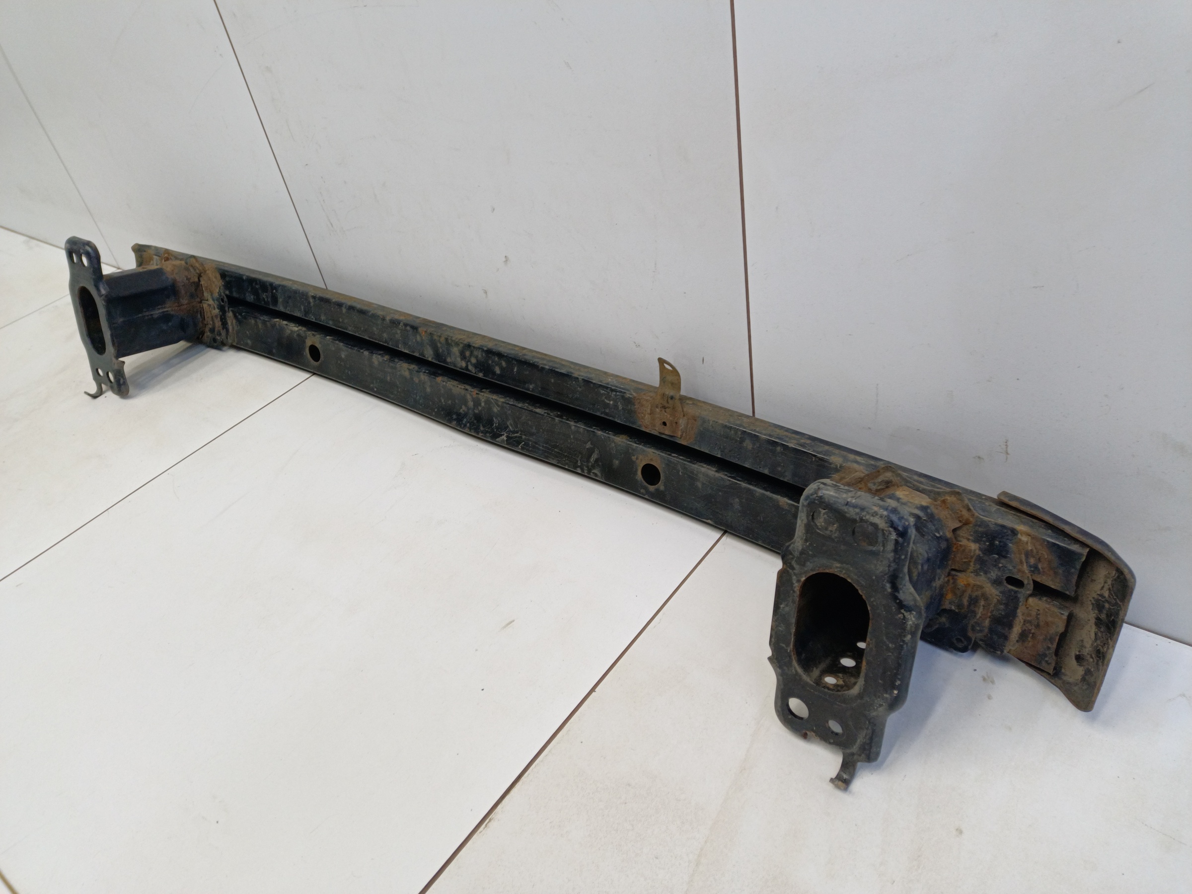 Усилитель переднего бампера Toyota RAV4 CA40