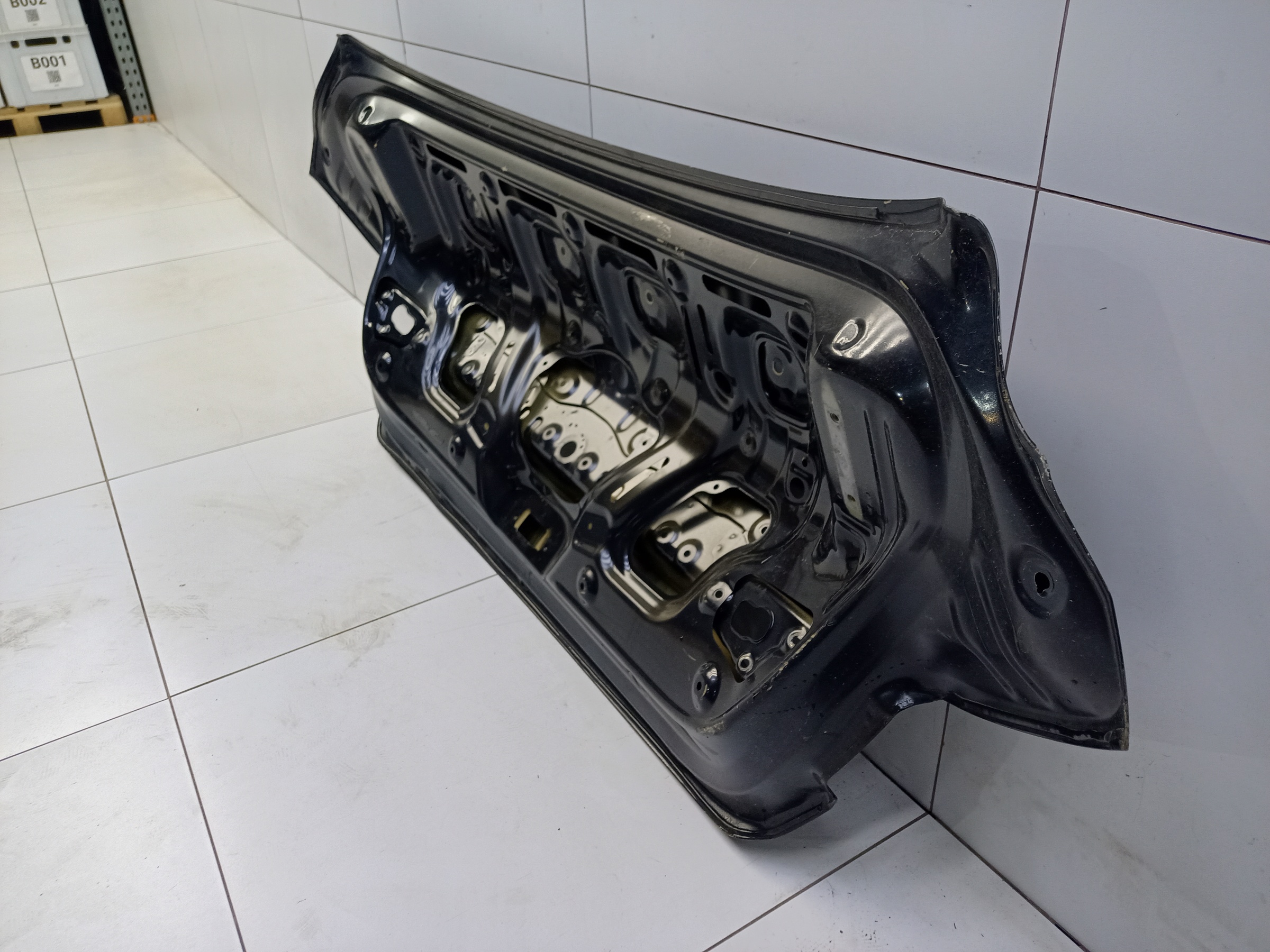 Крышка багажника Hyundai Elantra 7 под камеру