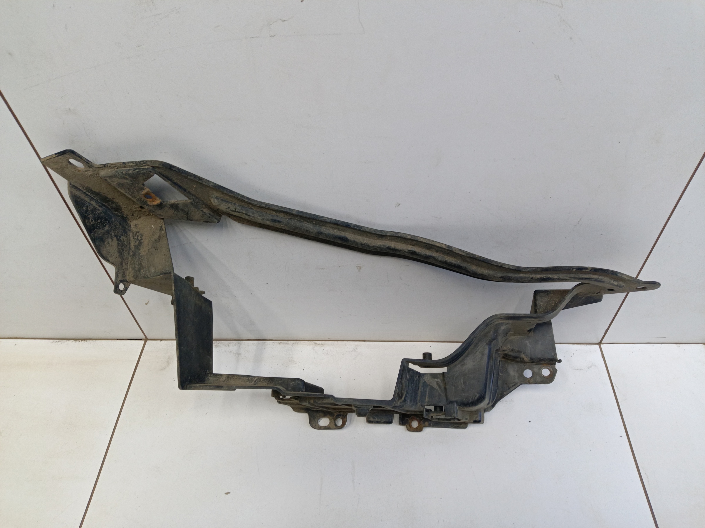 Кронштейн насадки глушителя правой BMW X7 G07