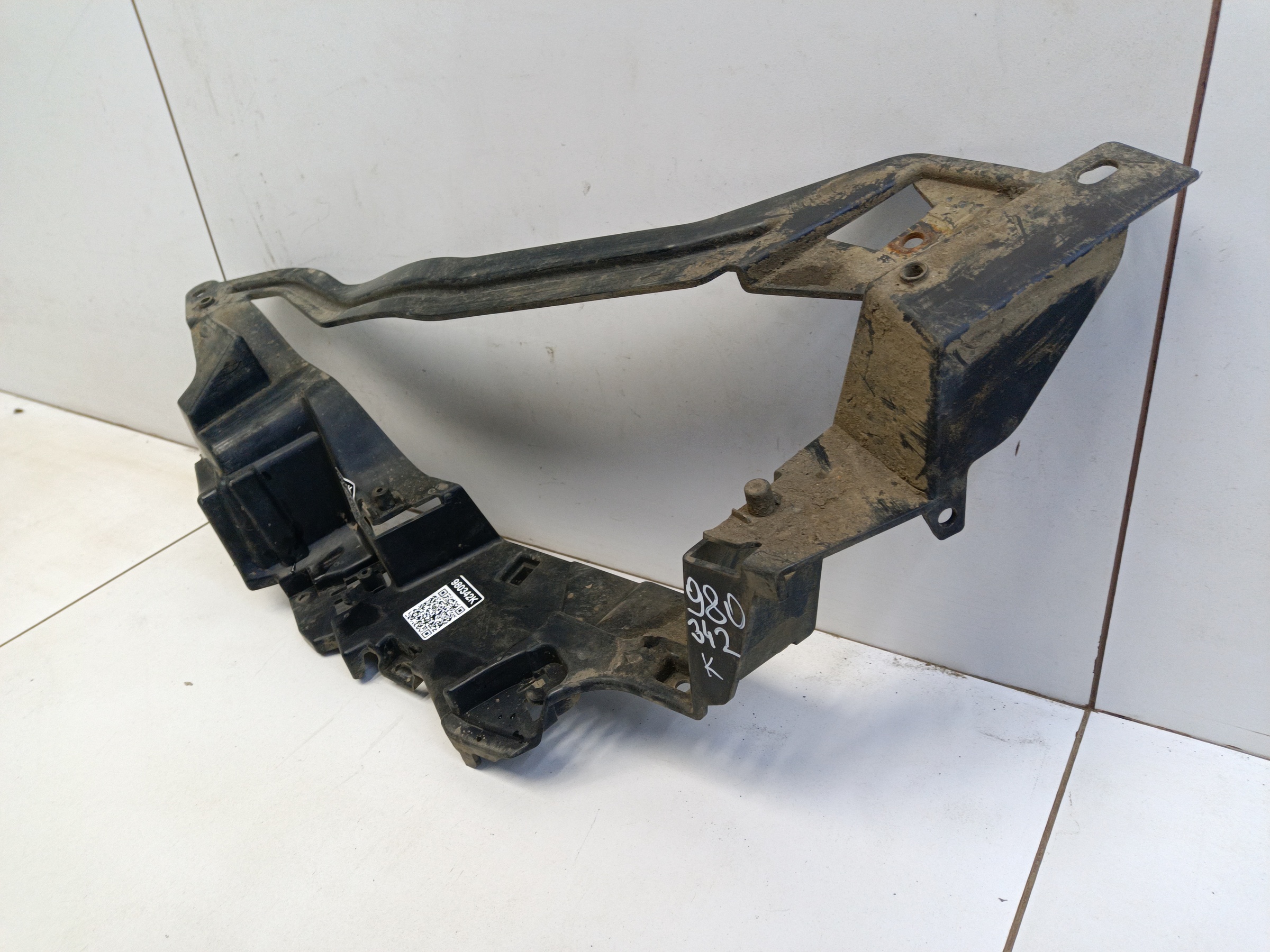 Кронштейн насадки глушителя правой BMW X7 G07