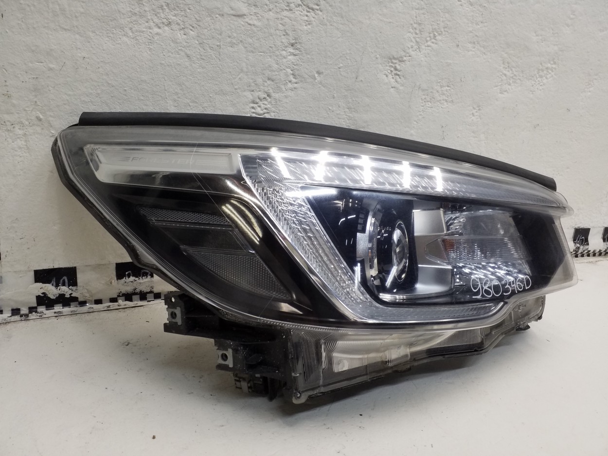 Фара передняя правая Subaru Forester 5 SK LED