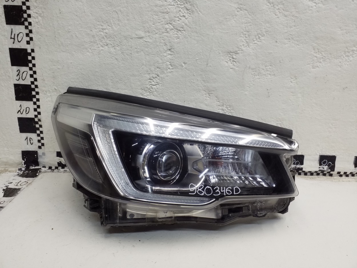 Фара передняя правая Subaru Forester 5 SK LED