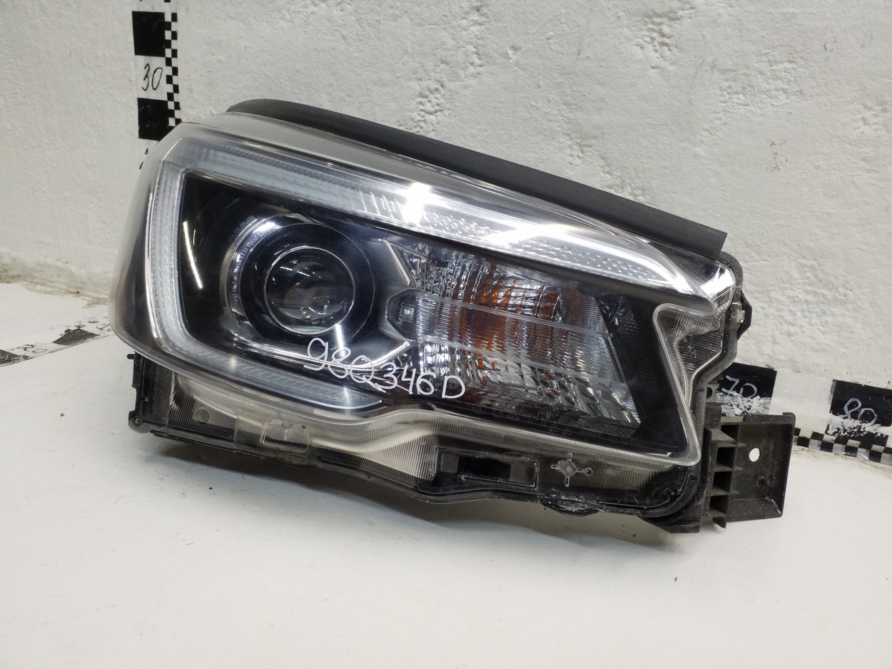 Фара передняя правая Subaru Forester 5 SK LED