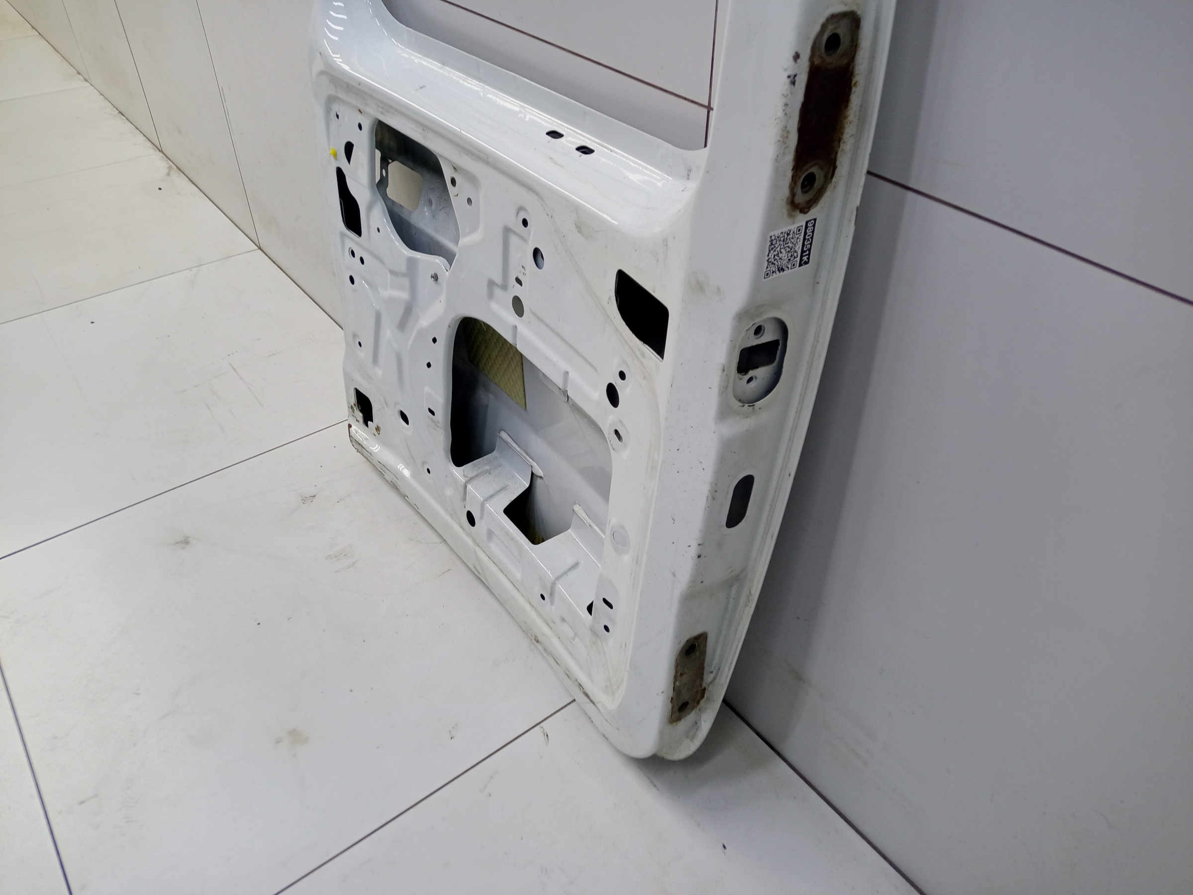 Дверь задняя левая распашная Lada Largus под стекло