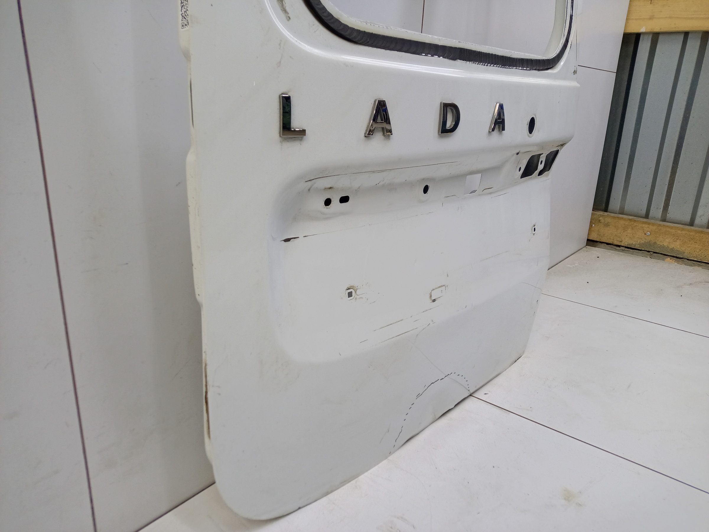 Дверь задняя левая распашная Lada Largus под стекло