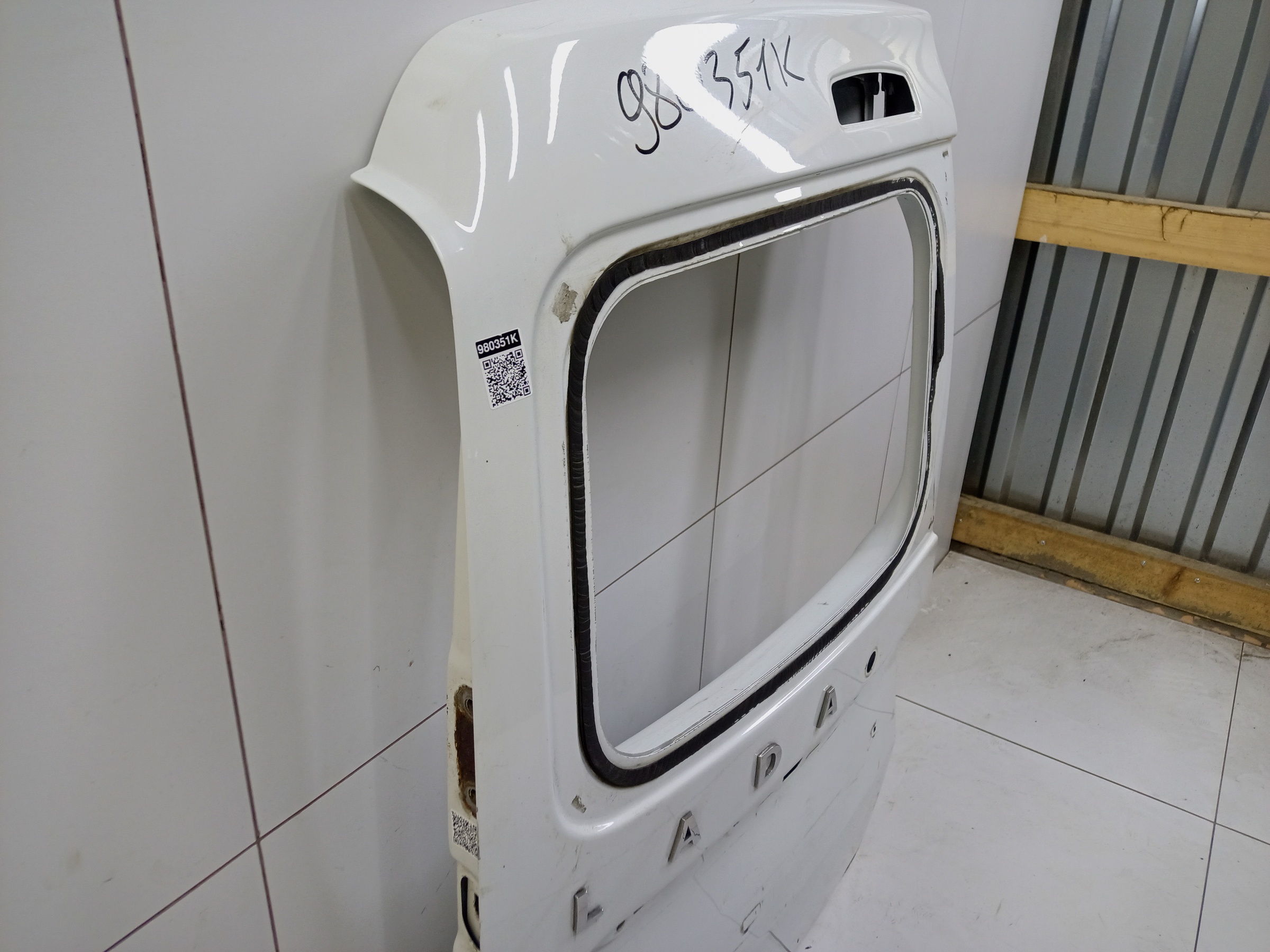 Дверь задняя левая распашная Lada Largus под стекло