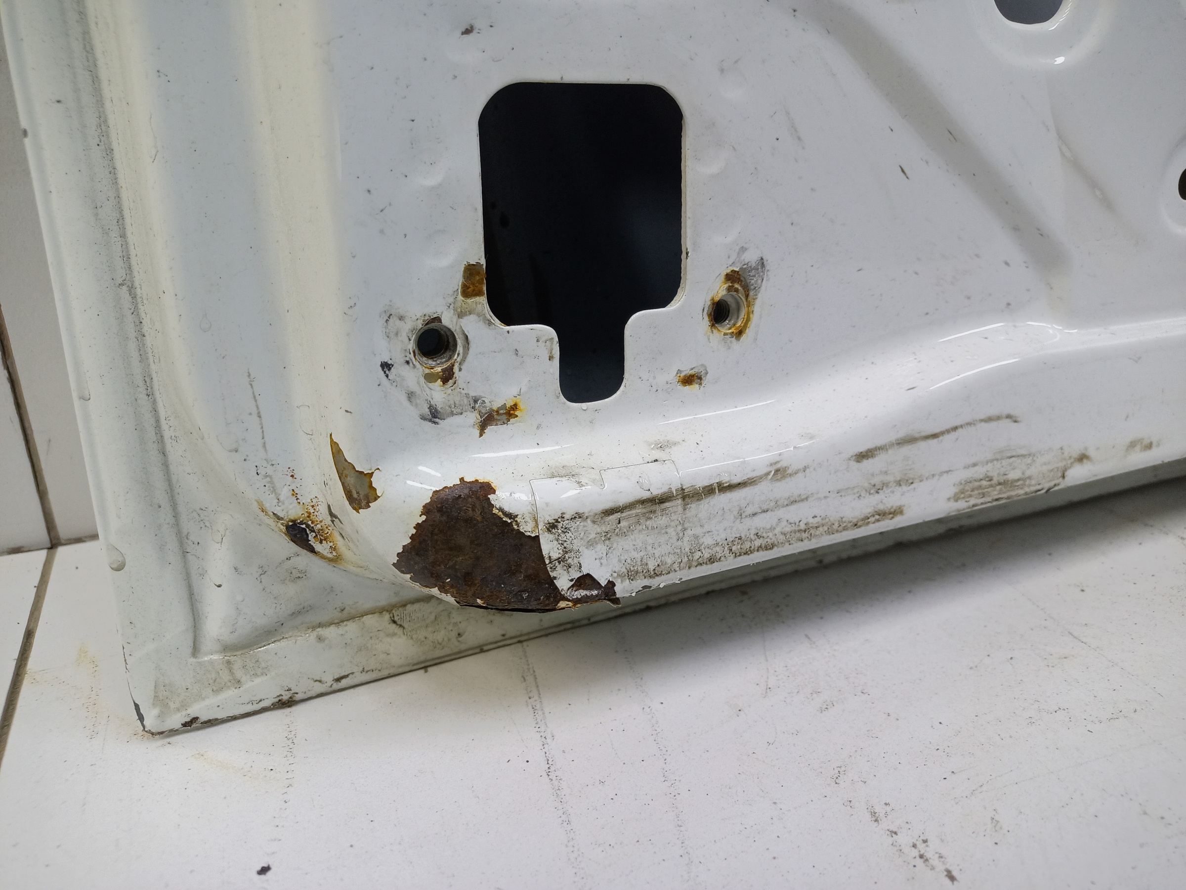 Дверь задняя левая распашная Lada Largus под стекло