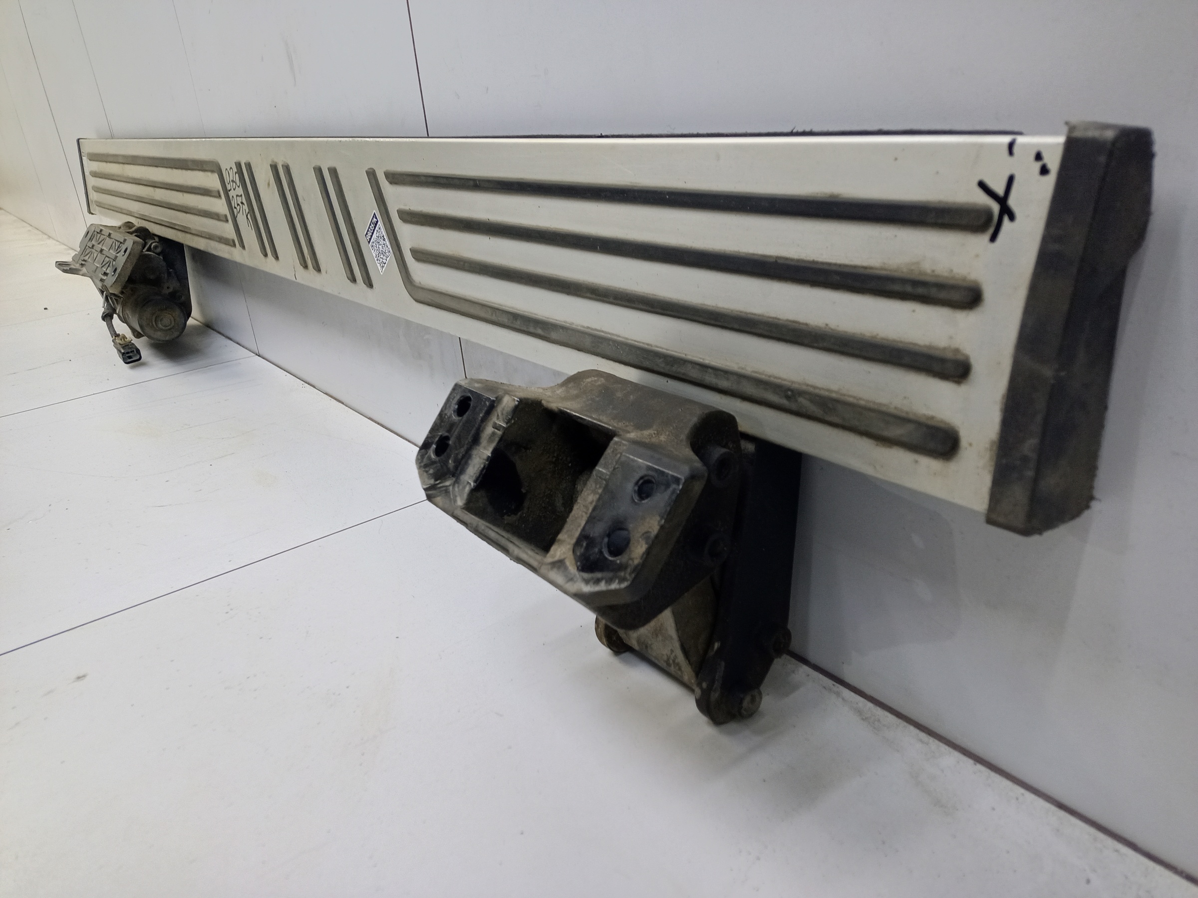 Подножка порога правого Tank 500