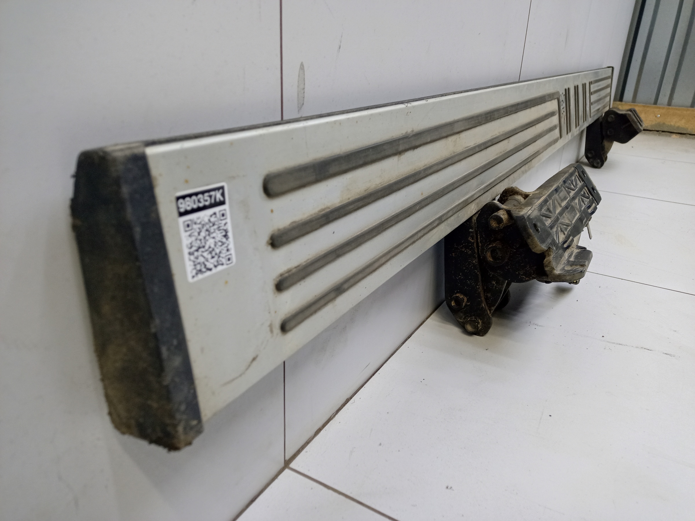 Подножка порога правого Tank 500