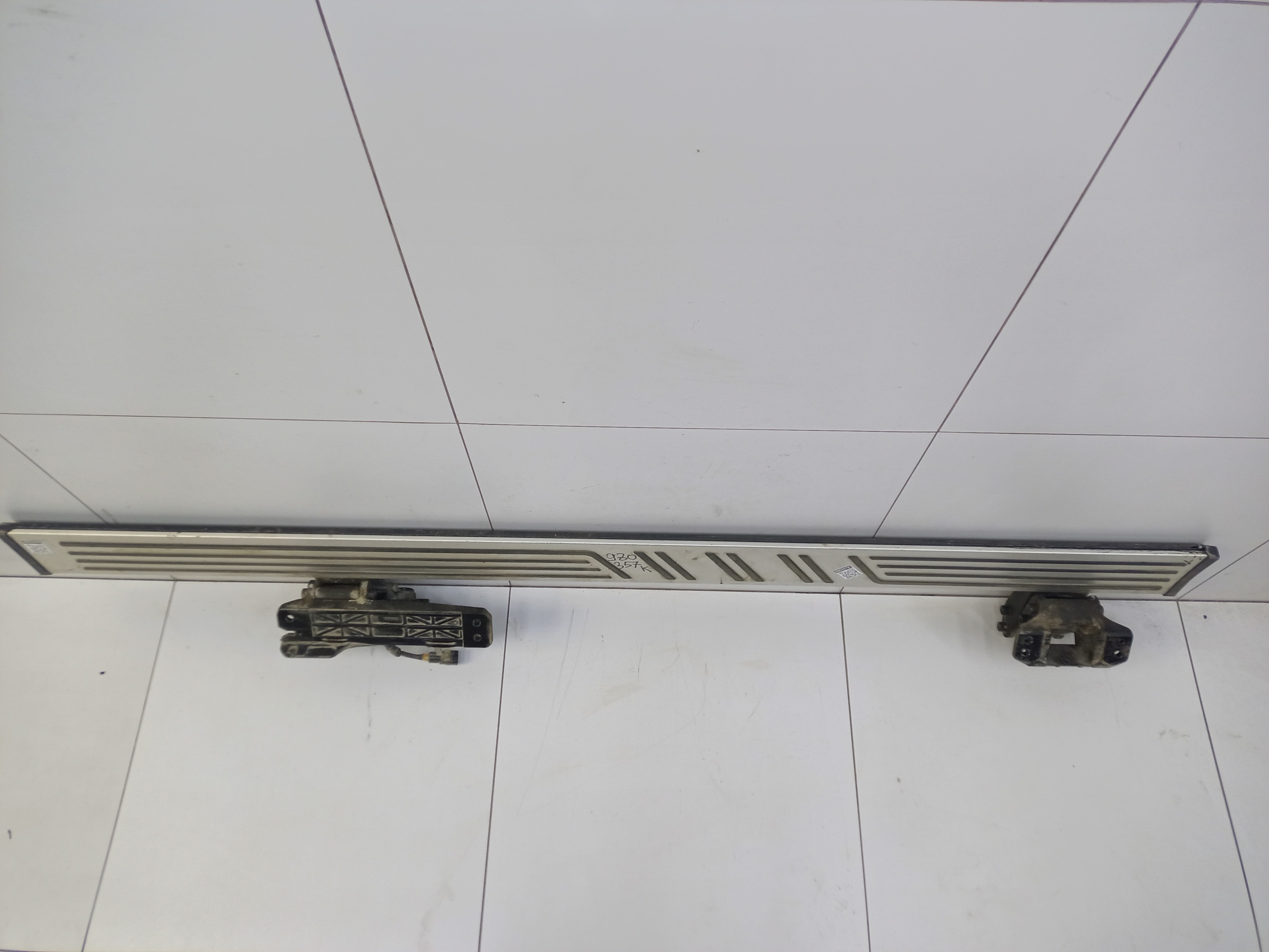 Подножка порога правого Tank 500