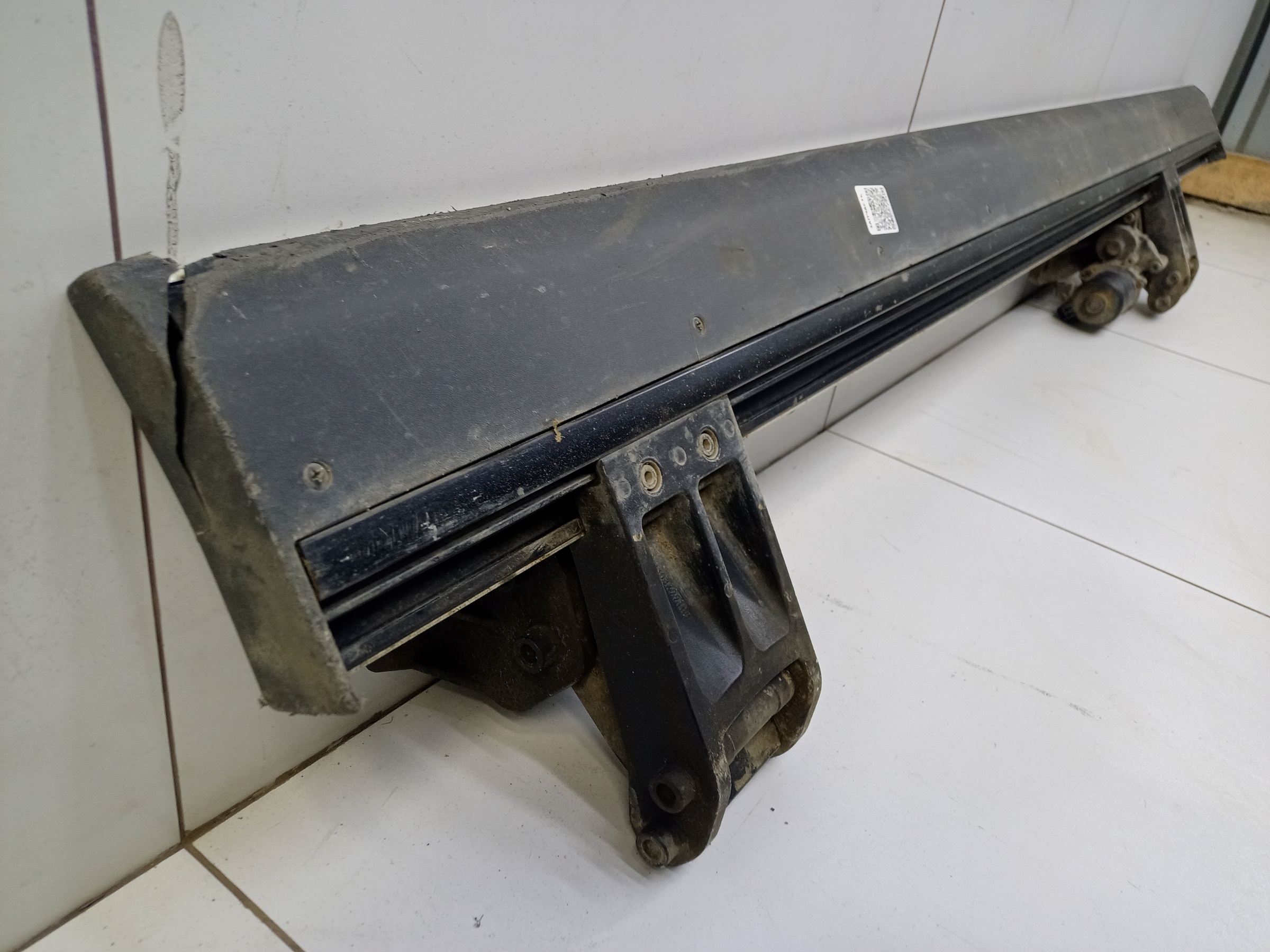 Подножка порога правого Tank 500