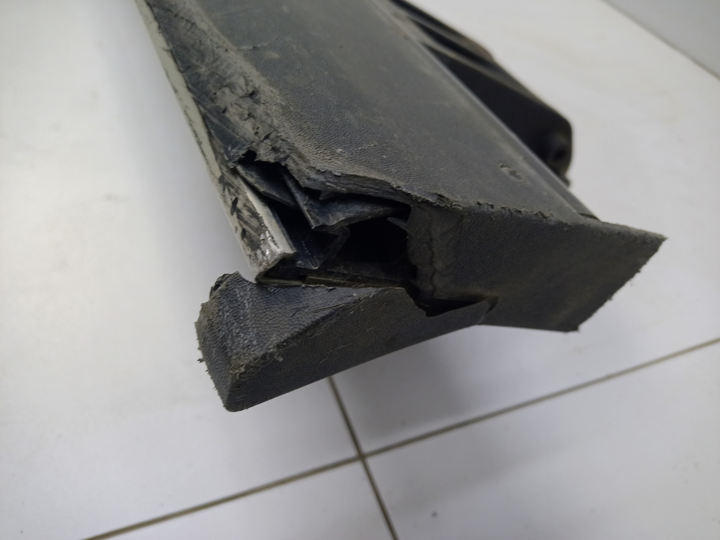 Подножка порога правого Tank 500