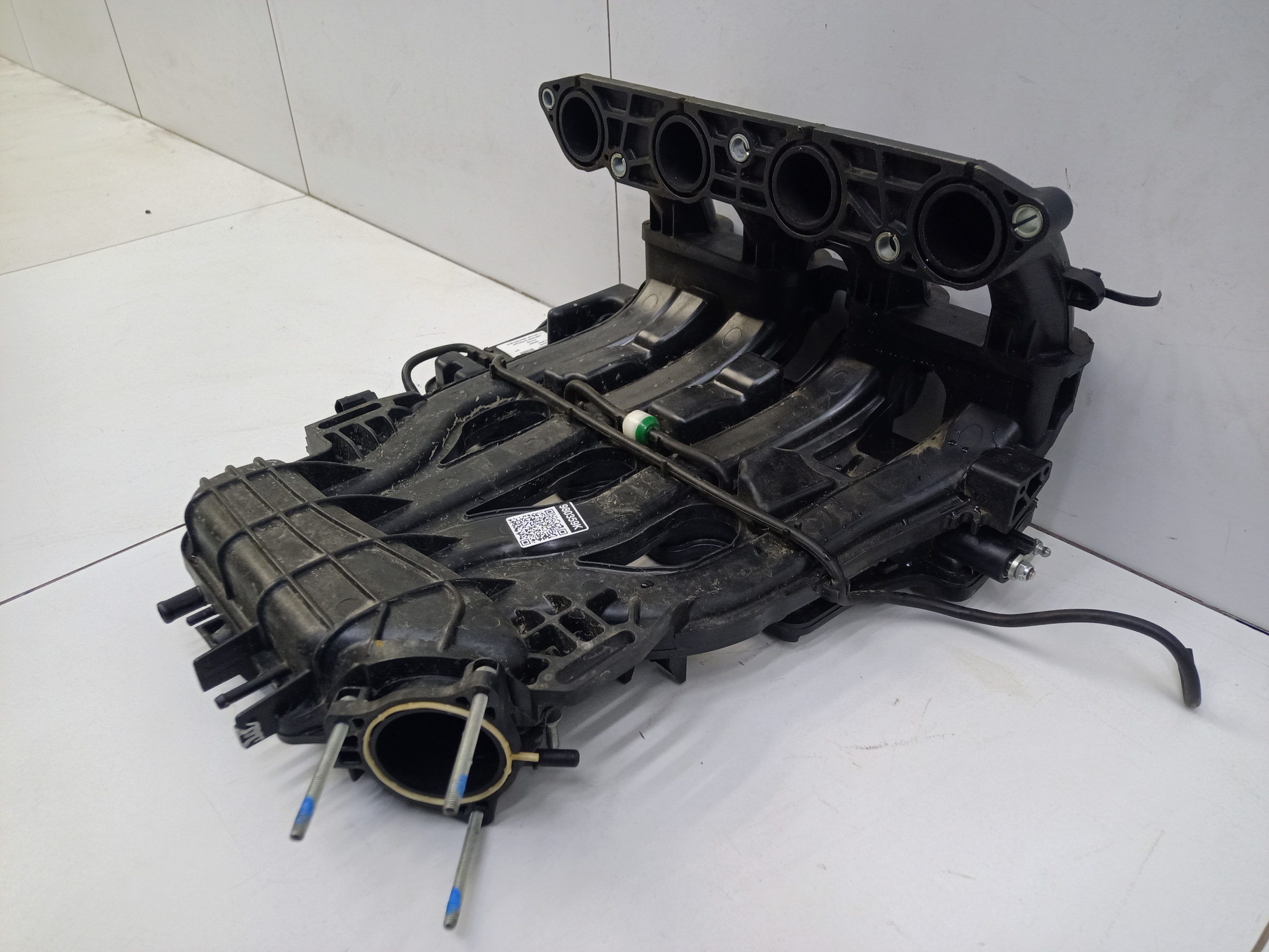 Коллектор впускной Lada Largus 1.6 16кл