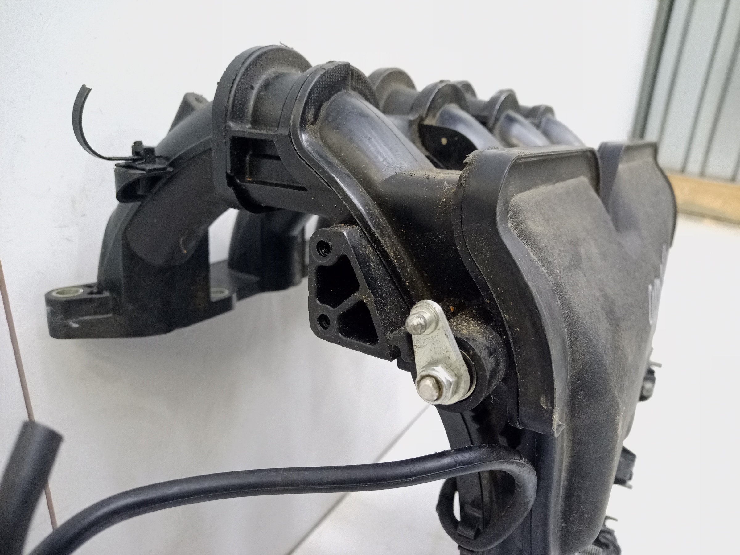 Коллектор впускной Lada Largus 1.6 16кл