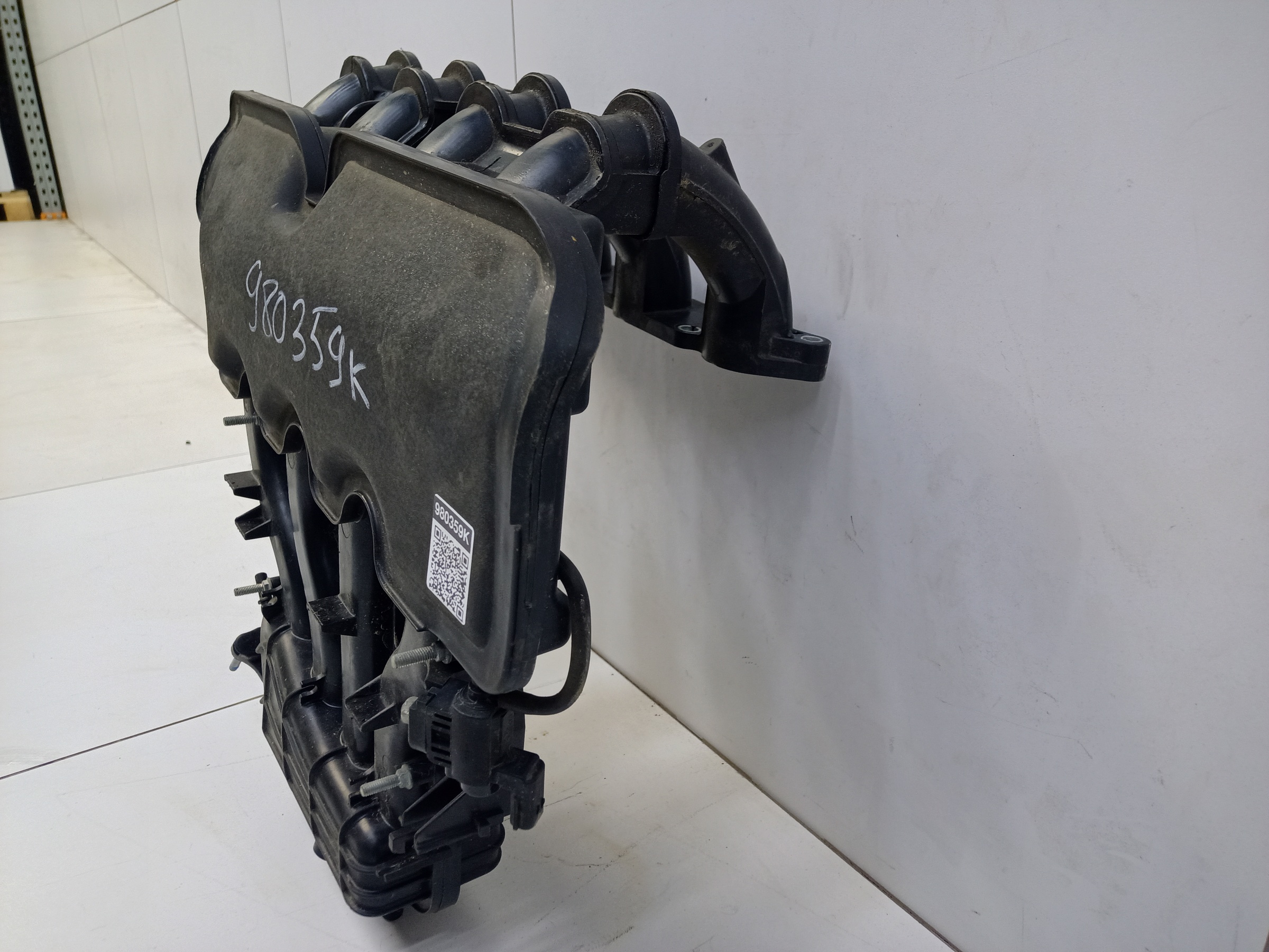 Коллектор впускной Lada Largus 1.6 16кл