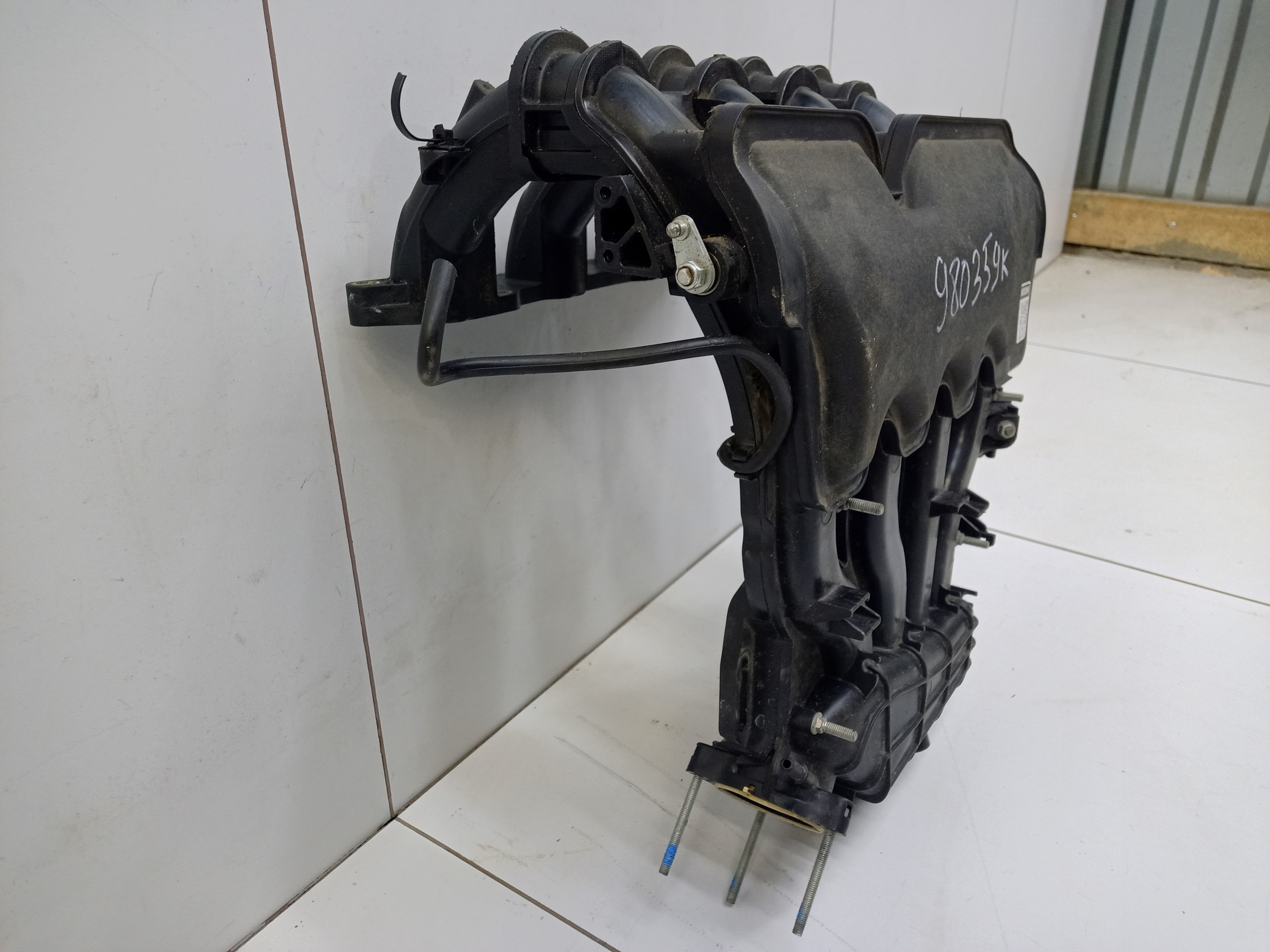 Коллектор впускной Lada Largus 1.6 16кл