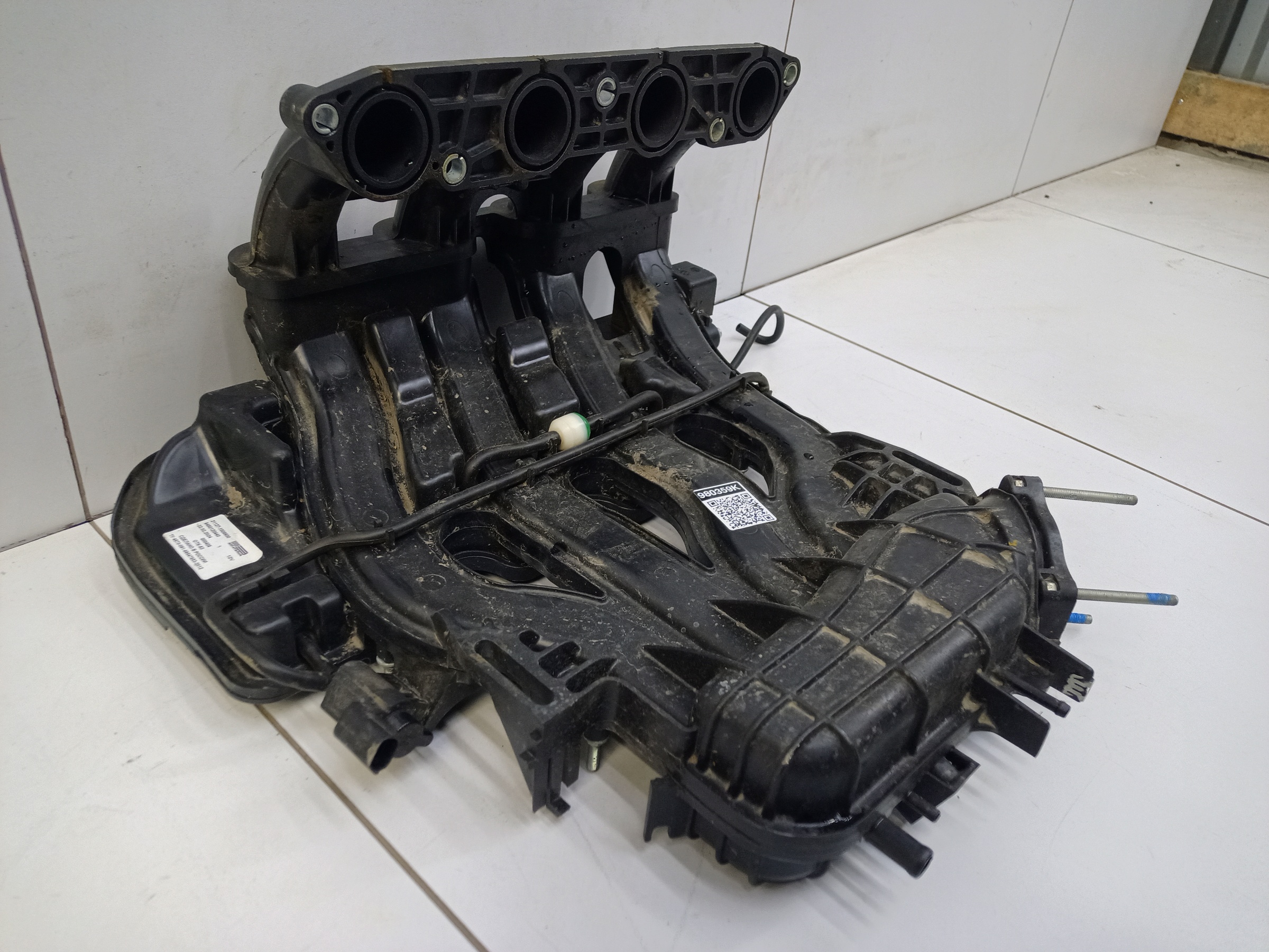 Коллектор впускной Lada Largus 1.6 16кл