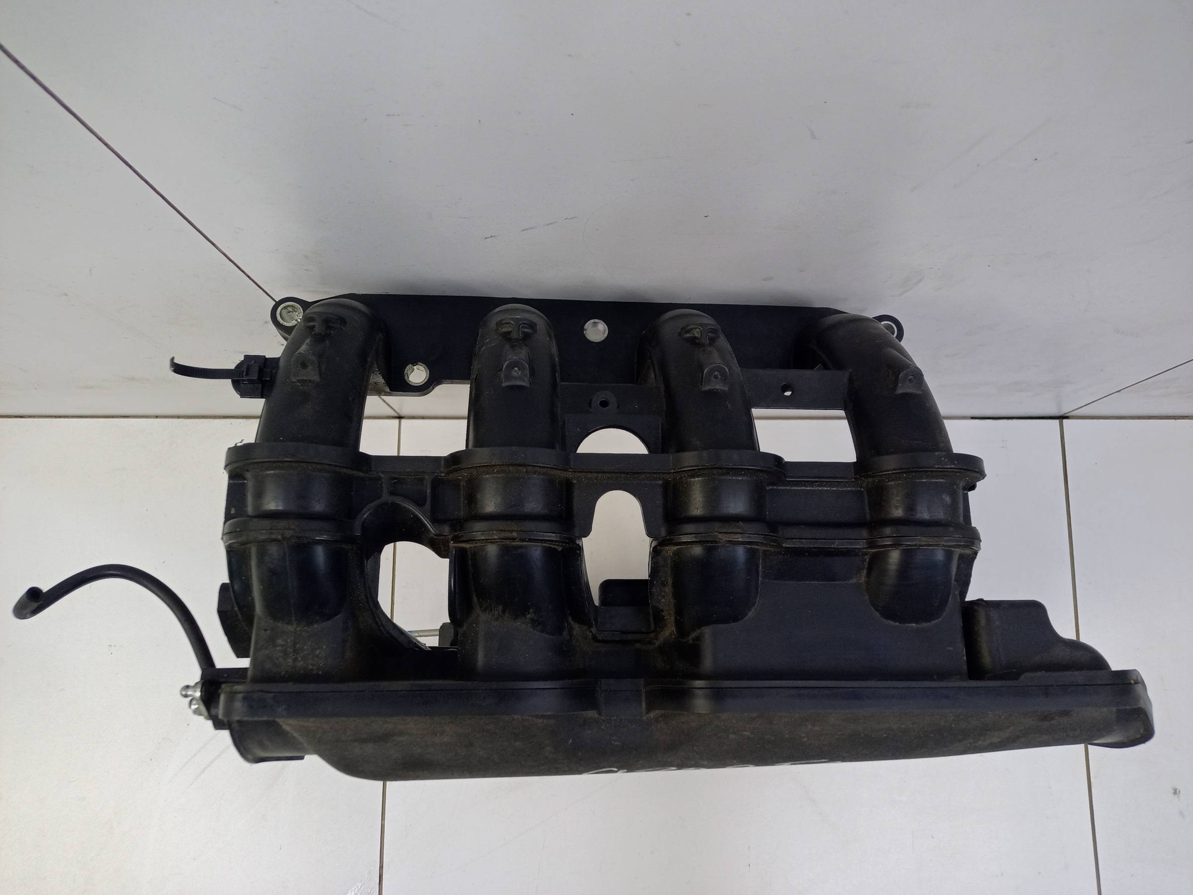 Коллектор впускной Lada Largus 1.6 16кл