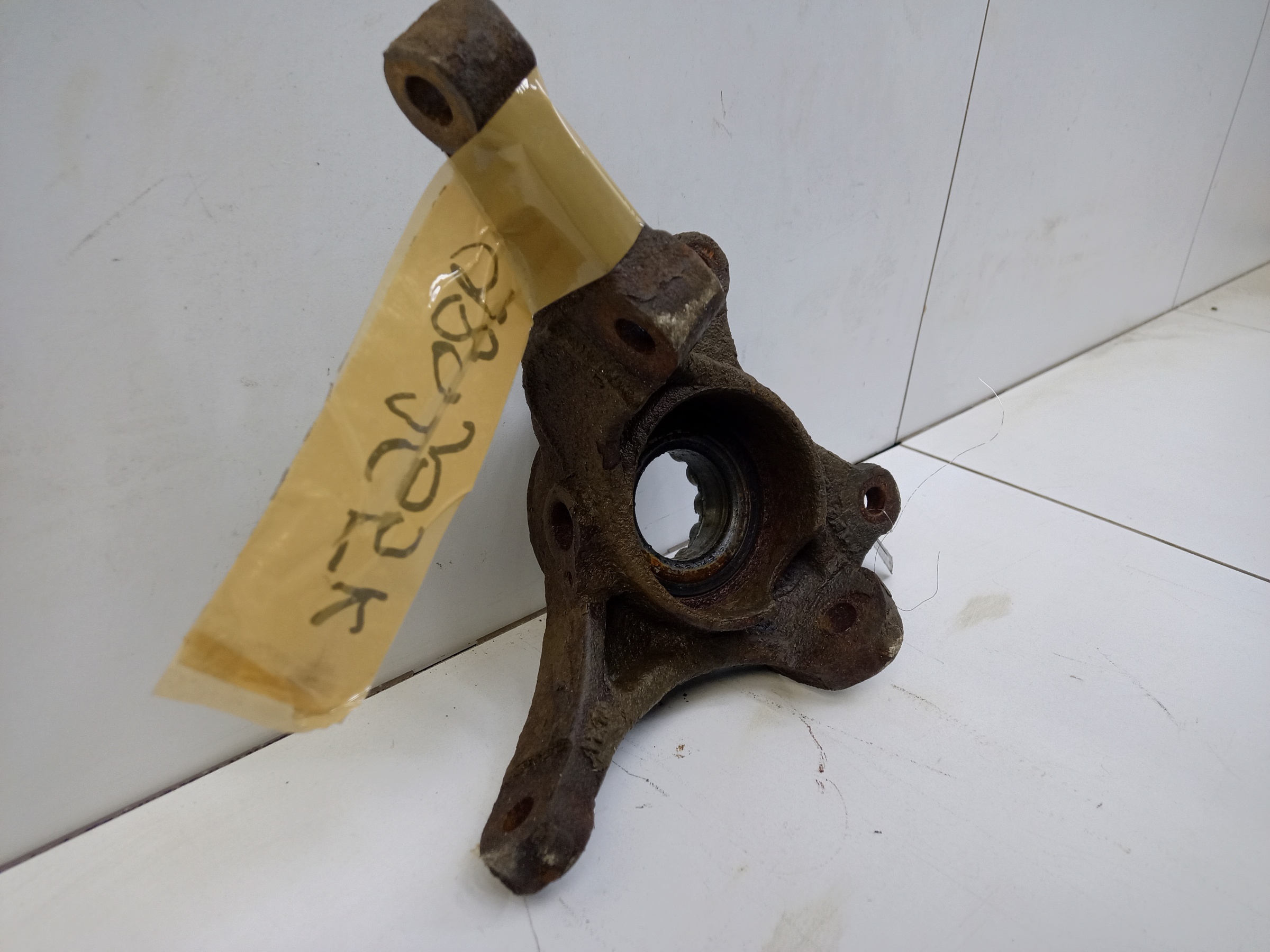 Кулак поворотный передний левый Hyundai Santa Fe 4