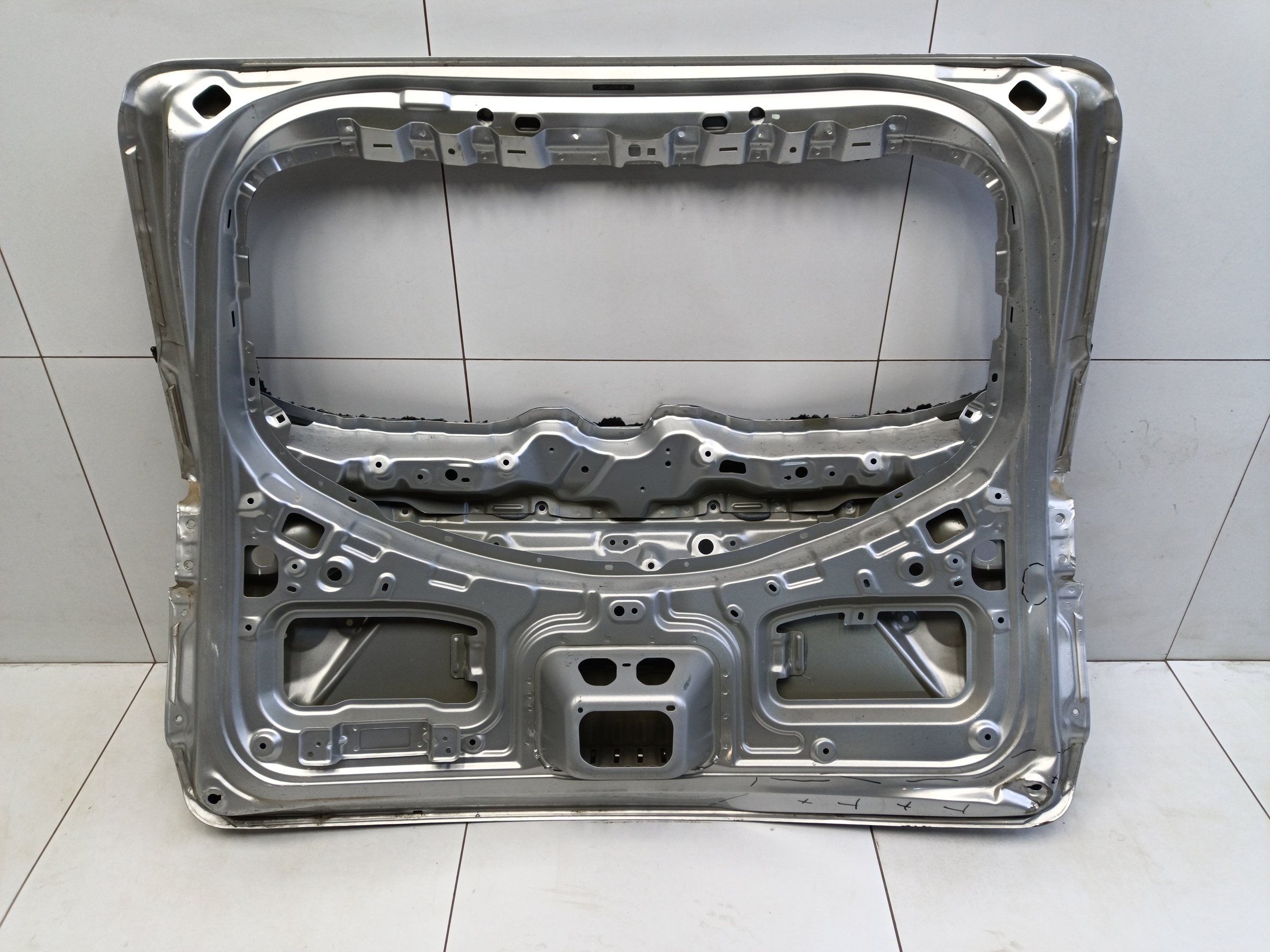 Крышка багажника Haval M6 2