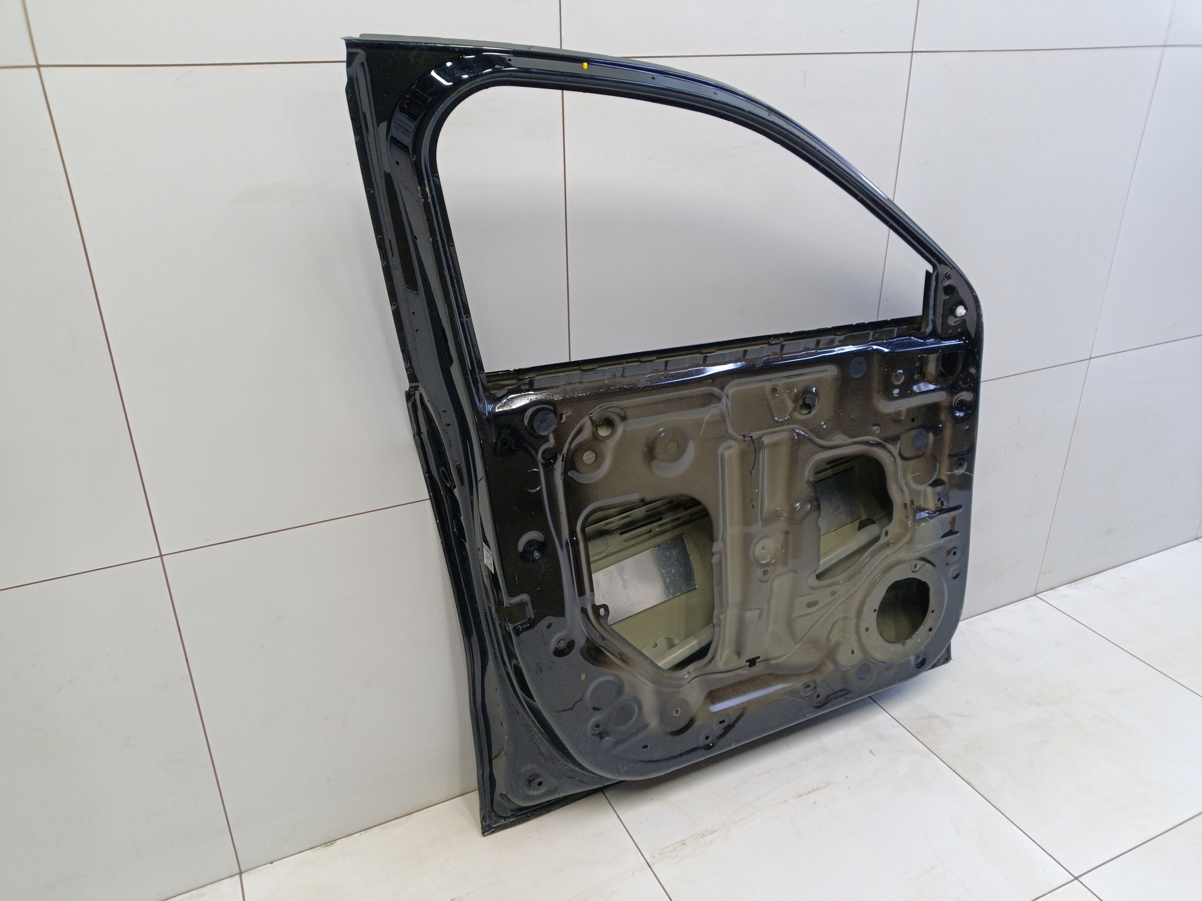 Дверь передняя левая Haval Jolion без молдинга