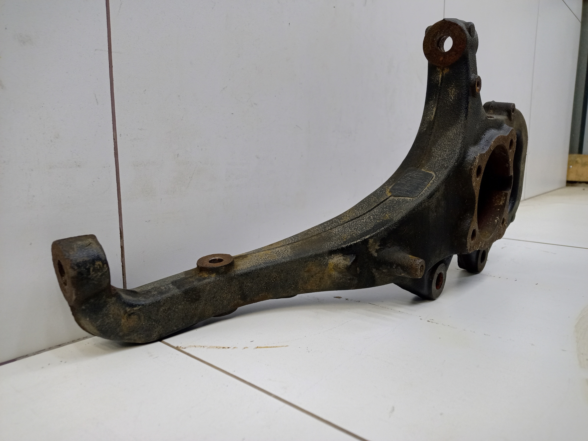 Кулак поворотный передний правый Tank 500