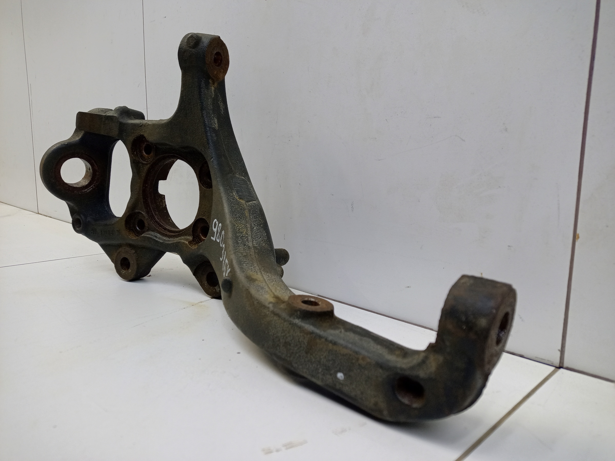 Кулак поворотный передний правый Tank 500