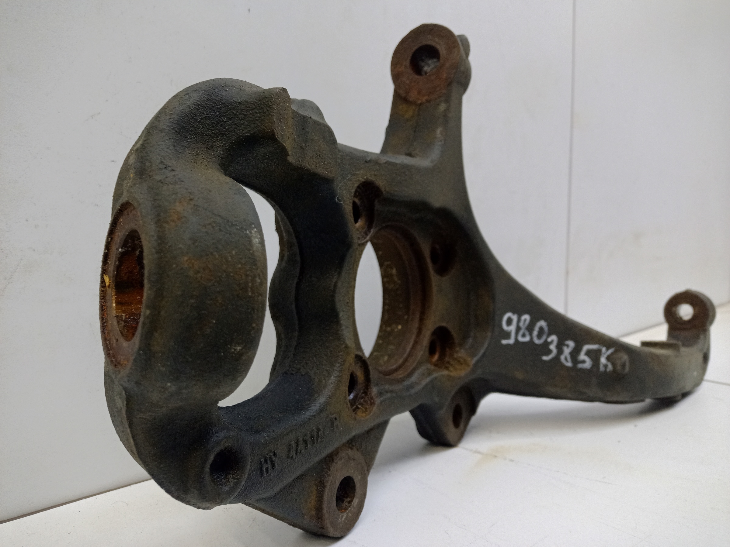 Кулак поворотный передний правый Tank 500