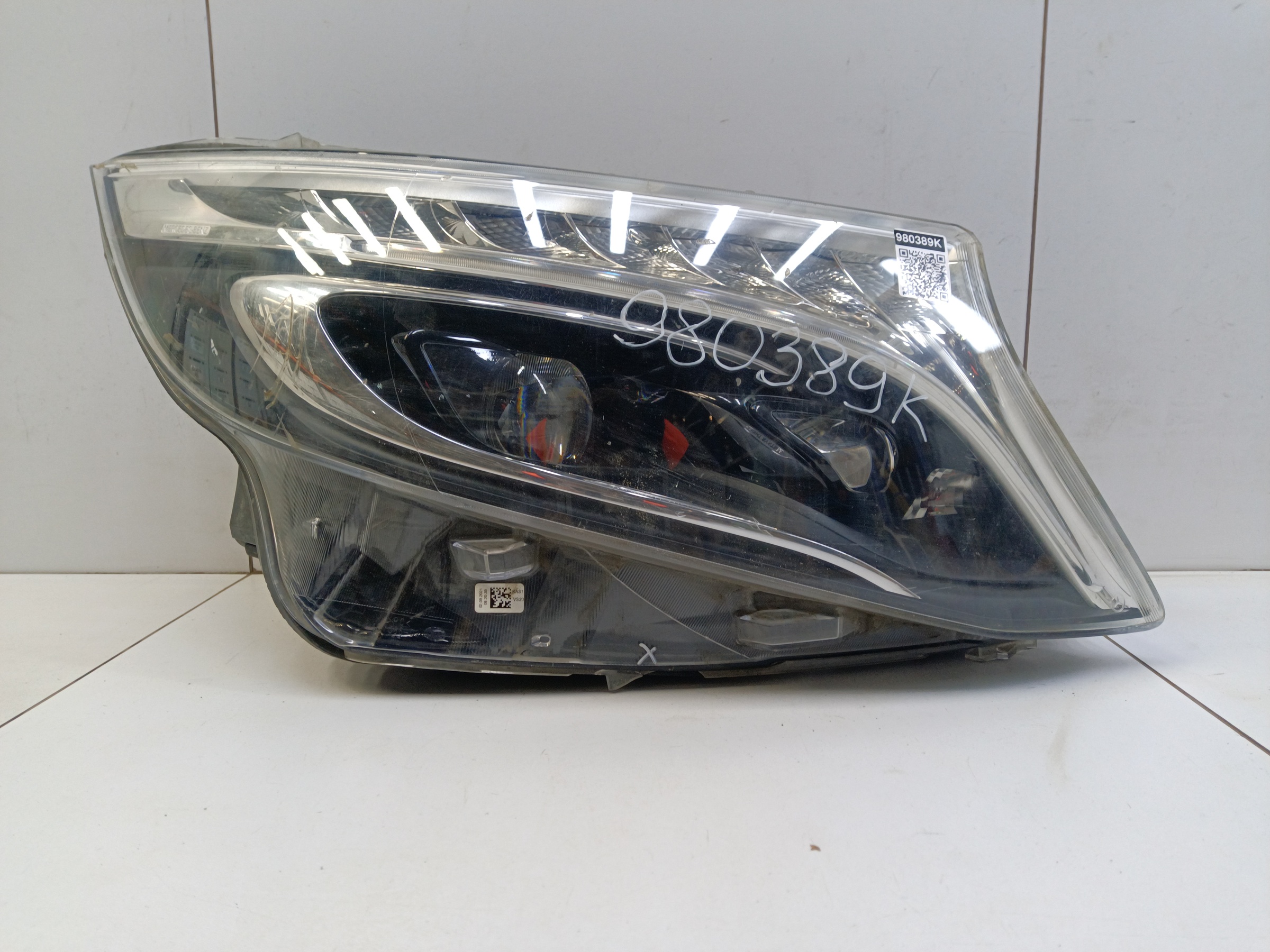 Фара передняя правая Mercedes-Benz V-Klasse W447  LED