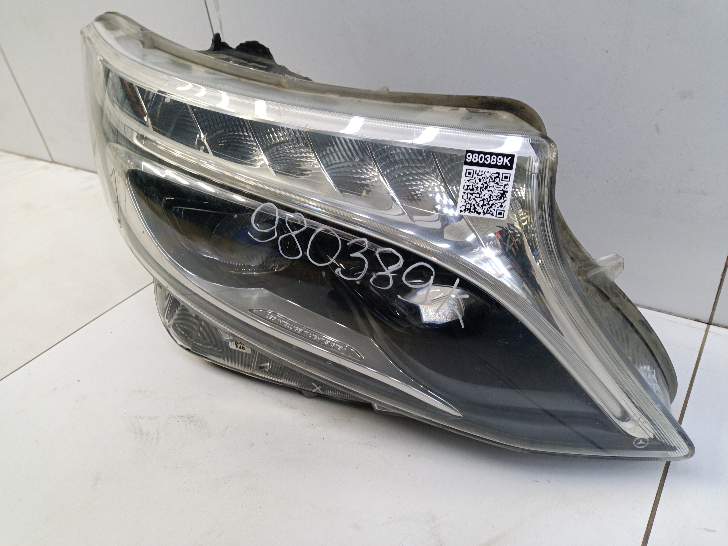 Фара передняя правая Mercedes-Benz V-Klasse W447  LED