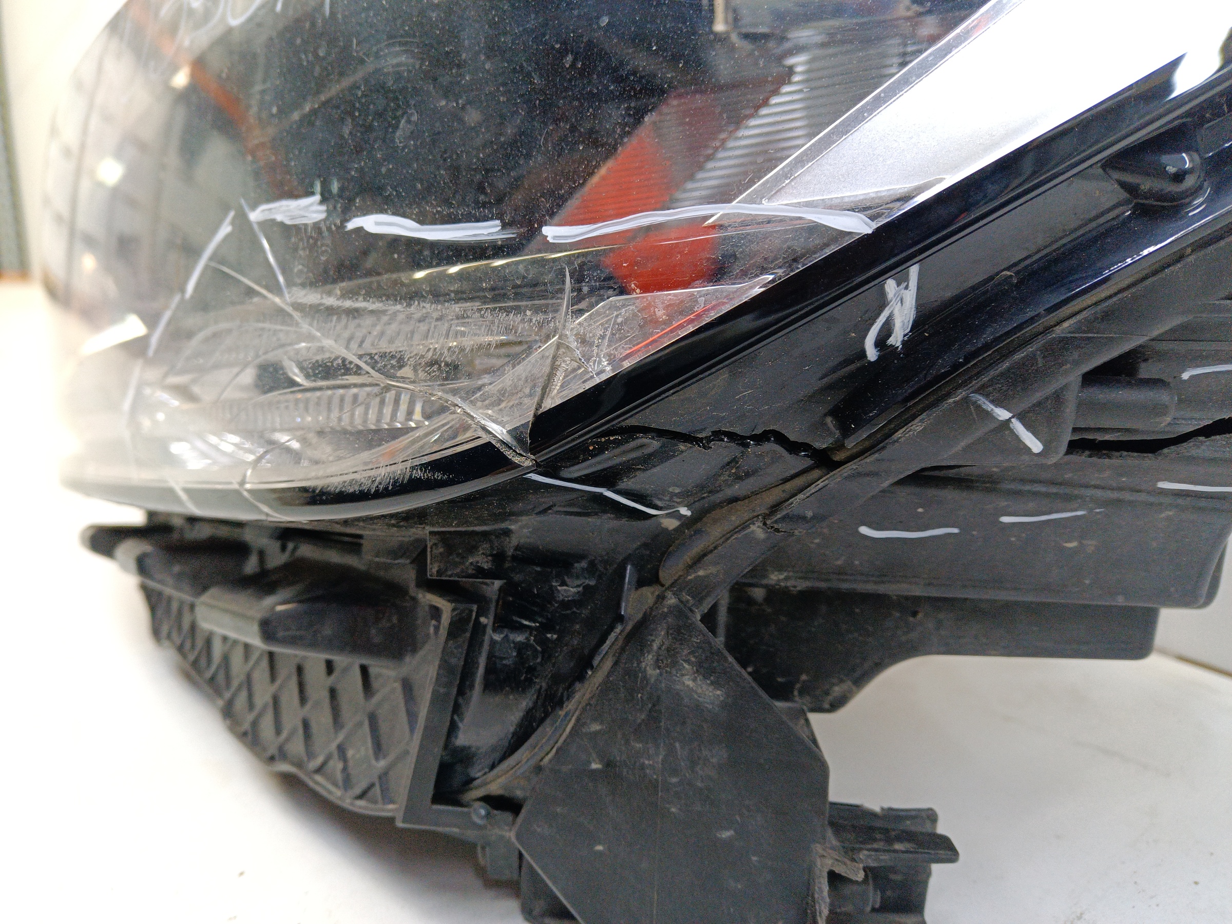 Фара передняя левая Volkswagen Polo 6 Liftback LED